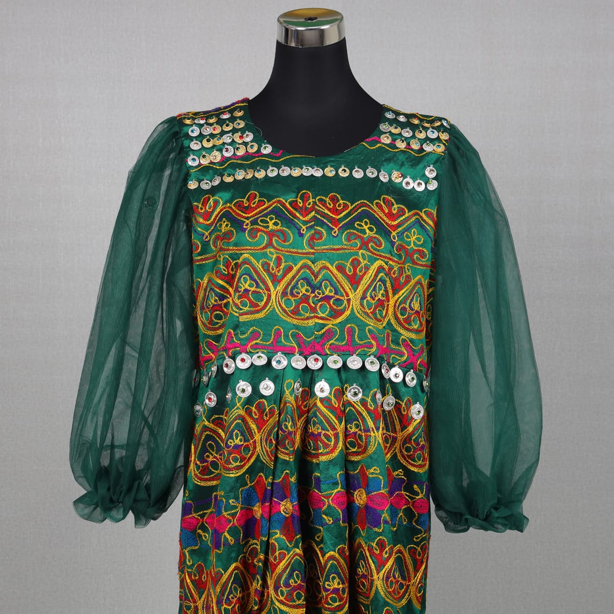 Green Embroidered Dress with Colorful Patterns and Puff Sleeves