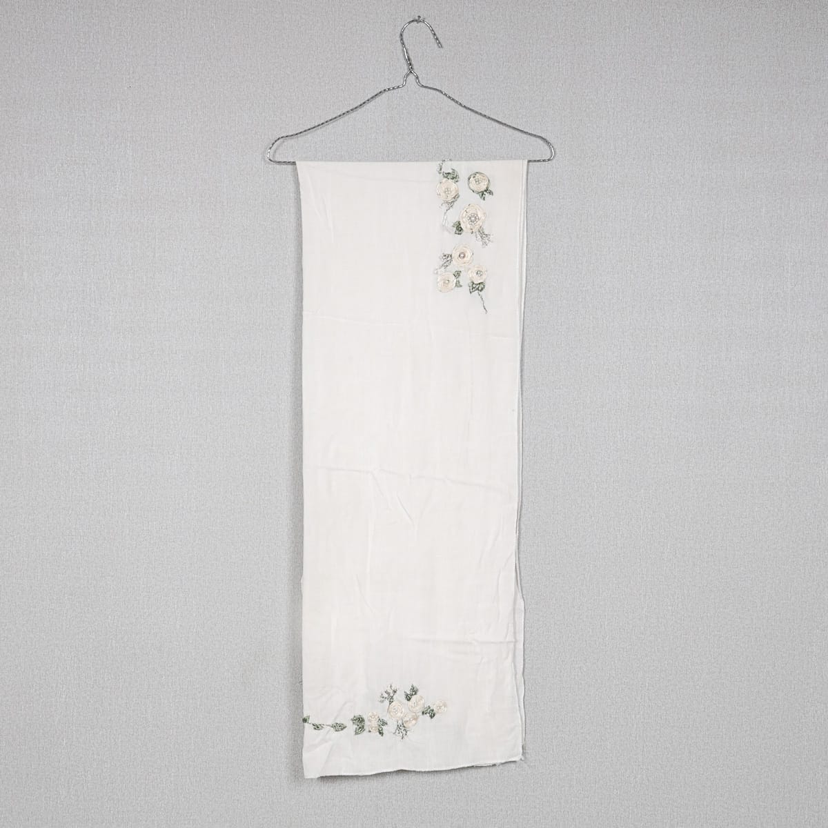Embroidered Floral Scarf with Delicate Rose Design