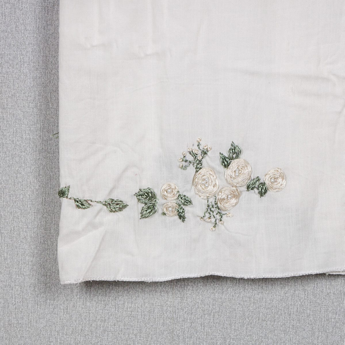 Embroidered Floral Scarf with Delicate Rose Design
