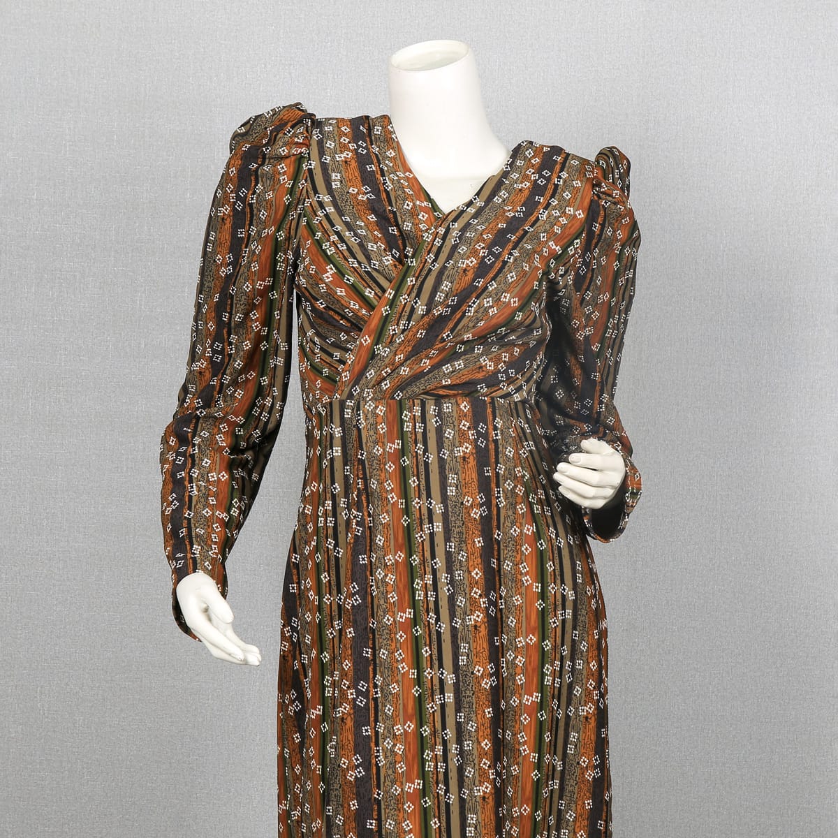 Bohemian Floral Print Long Sleeve Dress with Pleats