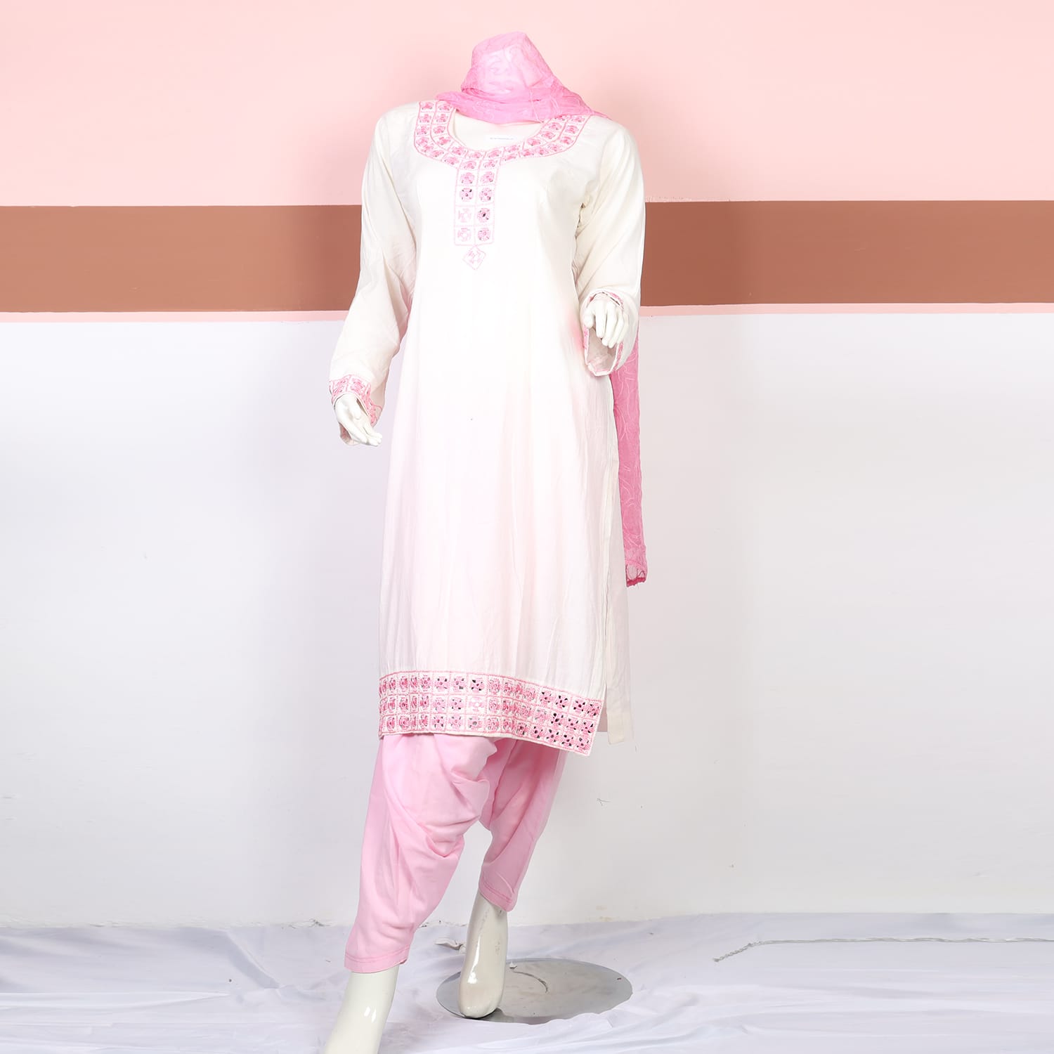 White & Pink Traditional Salwar Kameez 
