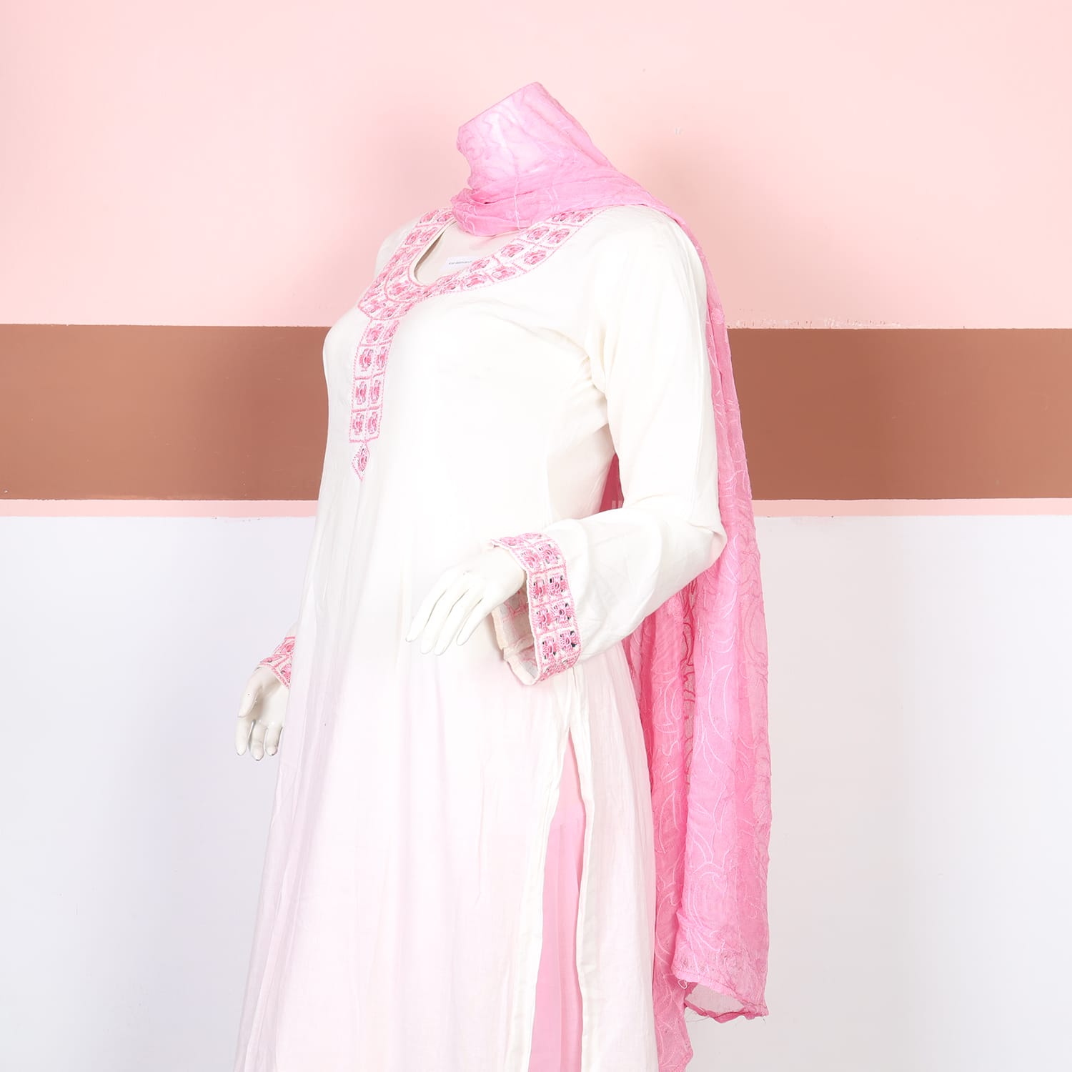 White & Pink Traditional Salwar Kameez 