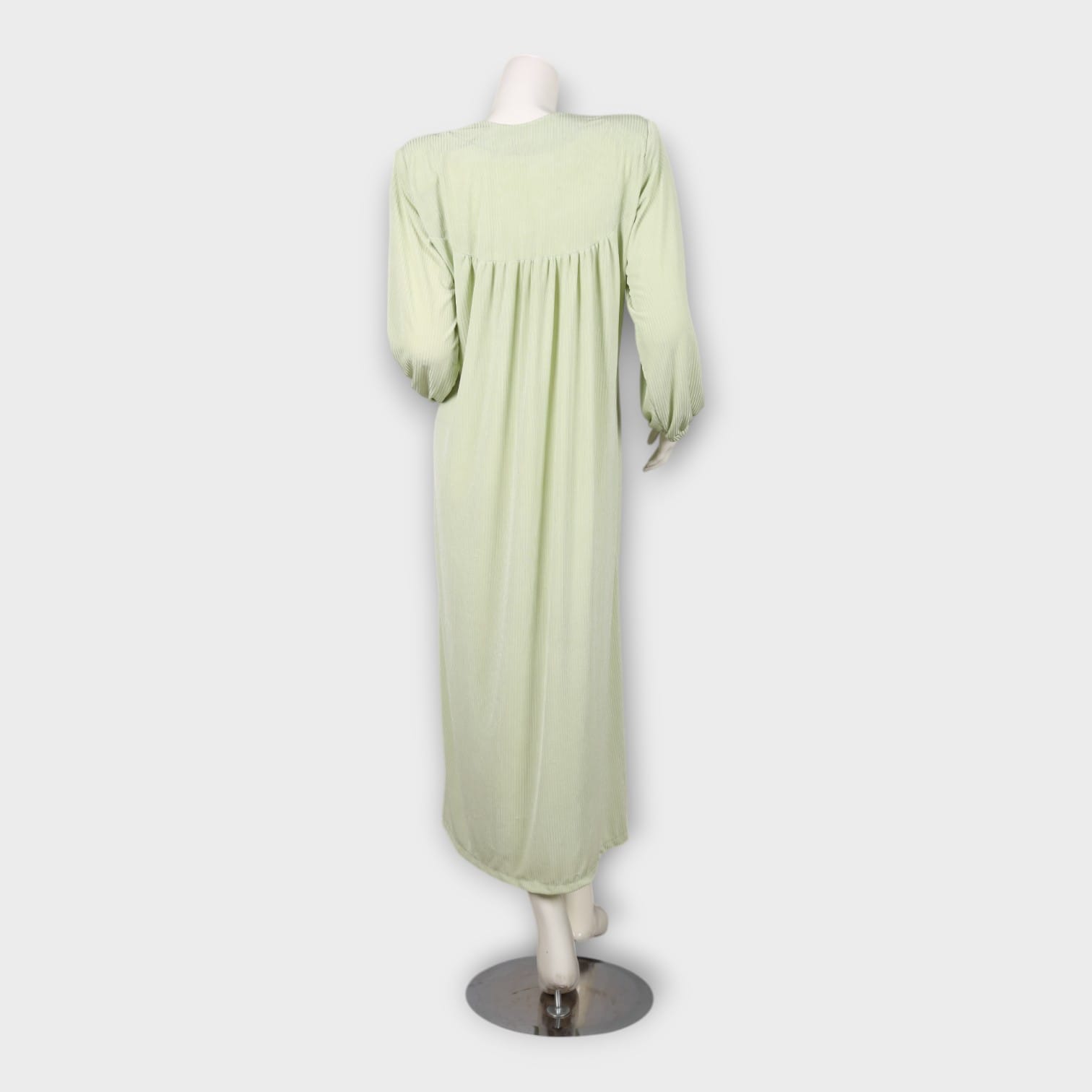 Light Green Casual Abaya-Style Dress with Buttoned Neckline