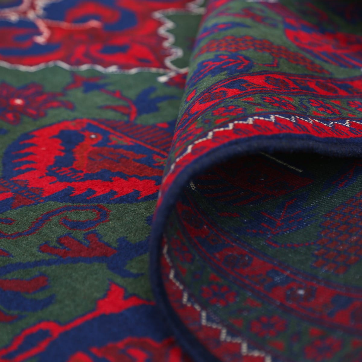 Handwoven Afghani Wool Carpet – Red & Green Floral Medallion Design ft:11.8 x 8.2