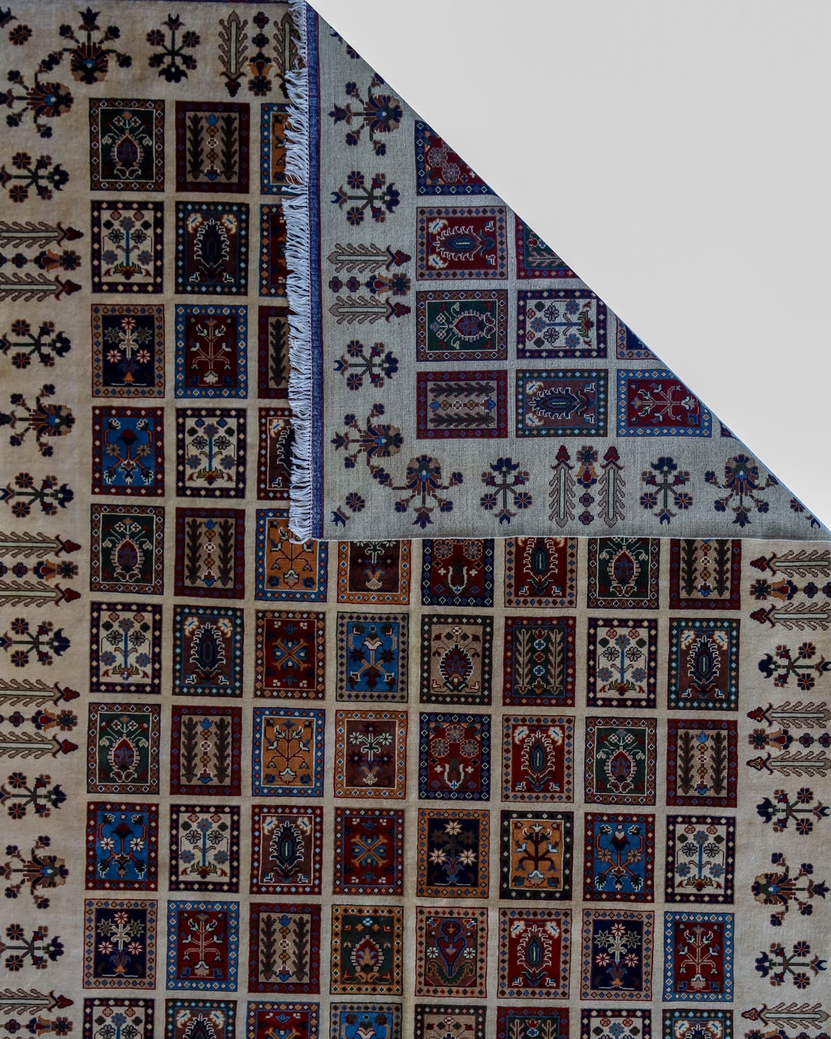 Afghani Mosaic Pattern Wool Carpet – Ivory Border | 10.8 x 7.2 ft