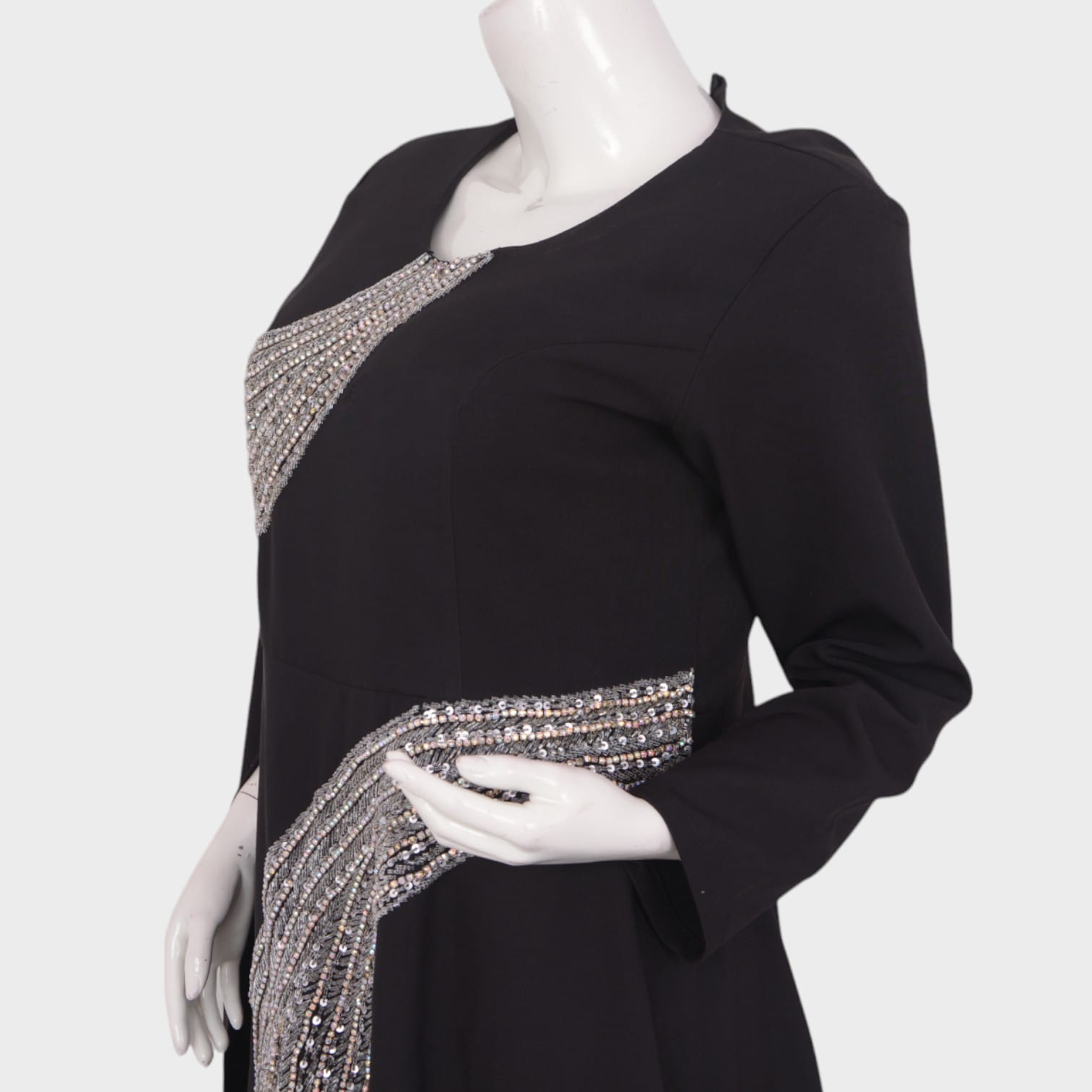 Elegant Black Evening Dress with Crystal Embellishment