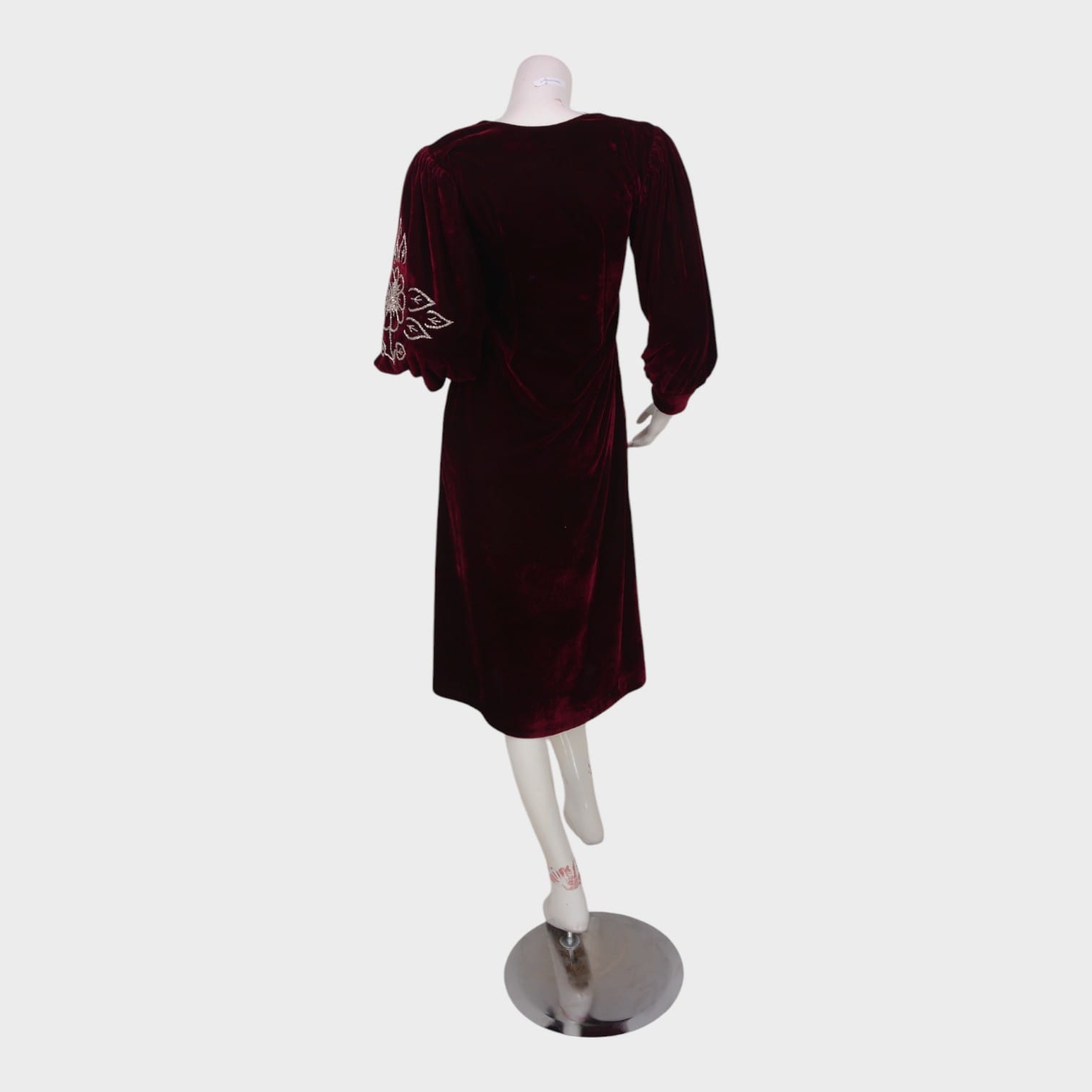 Mahgul Maroon – Floral Velvet Midi Dress
