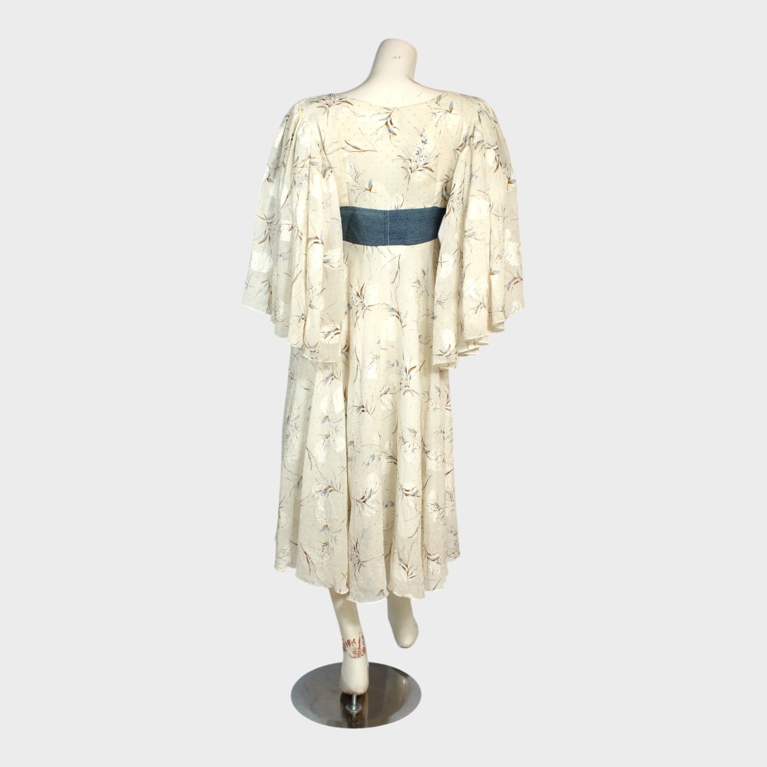 Ivory Bloom Midi Dress