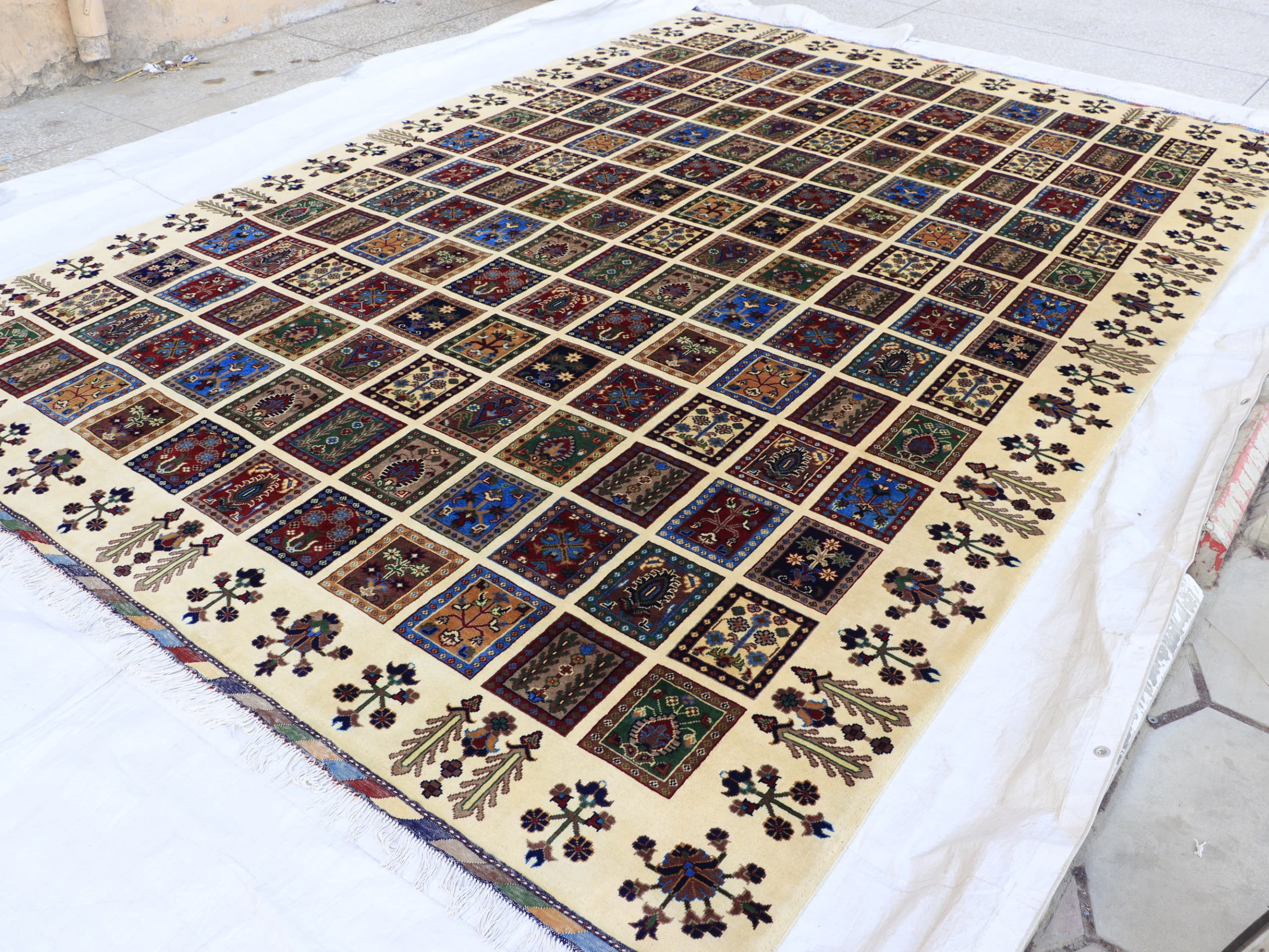 Mirror Design Handwoven Original Area Rug | 10' 1" X 6' 5"