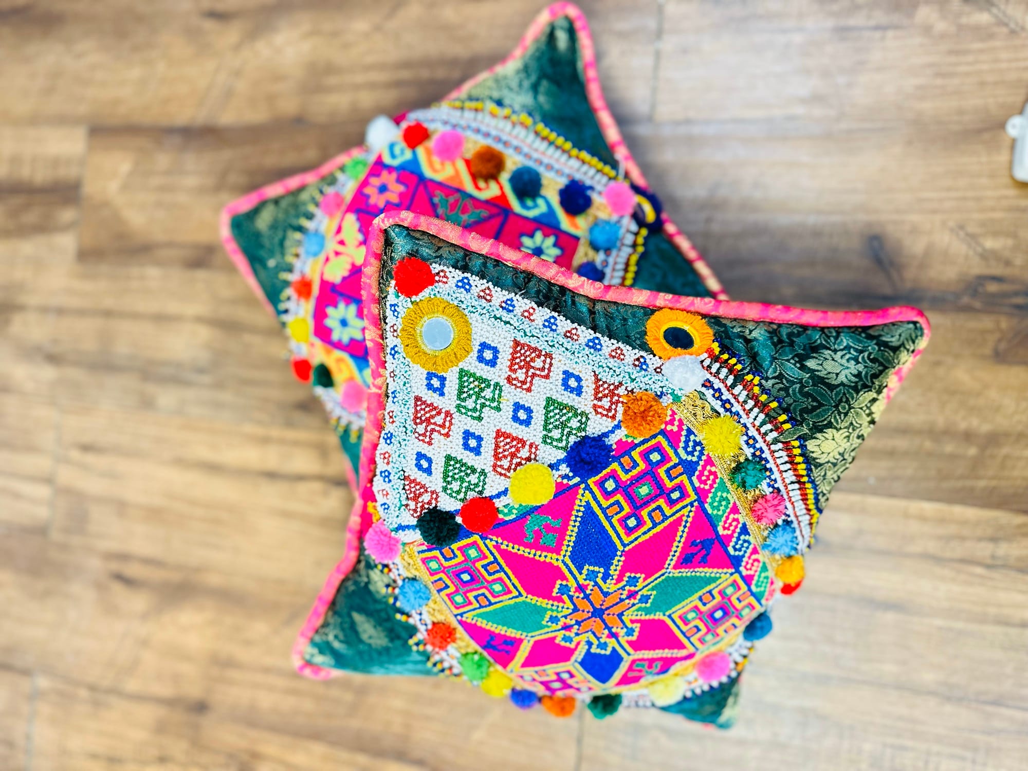 Hand-Embroidered Suzani Pillow Cover – Silk on Cotton | 45x45cm