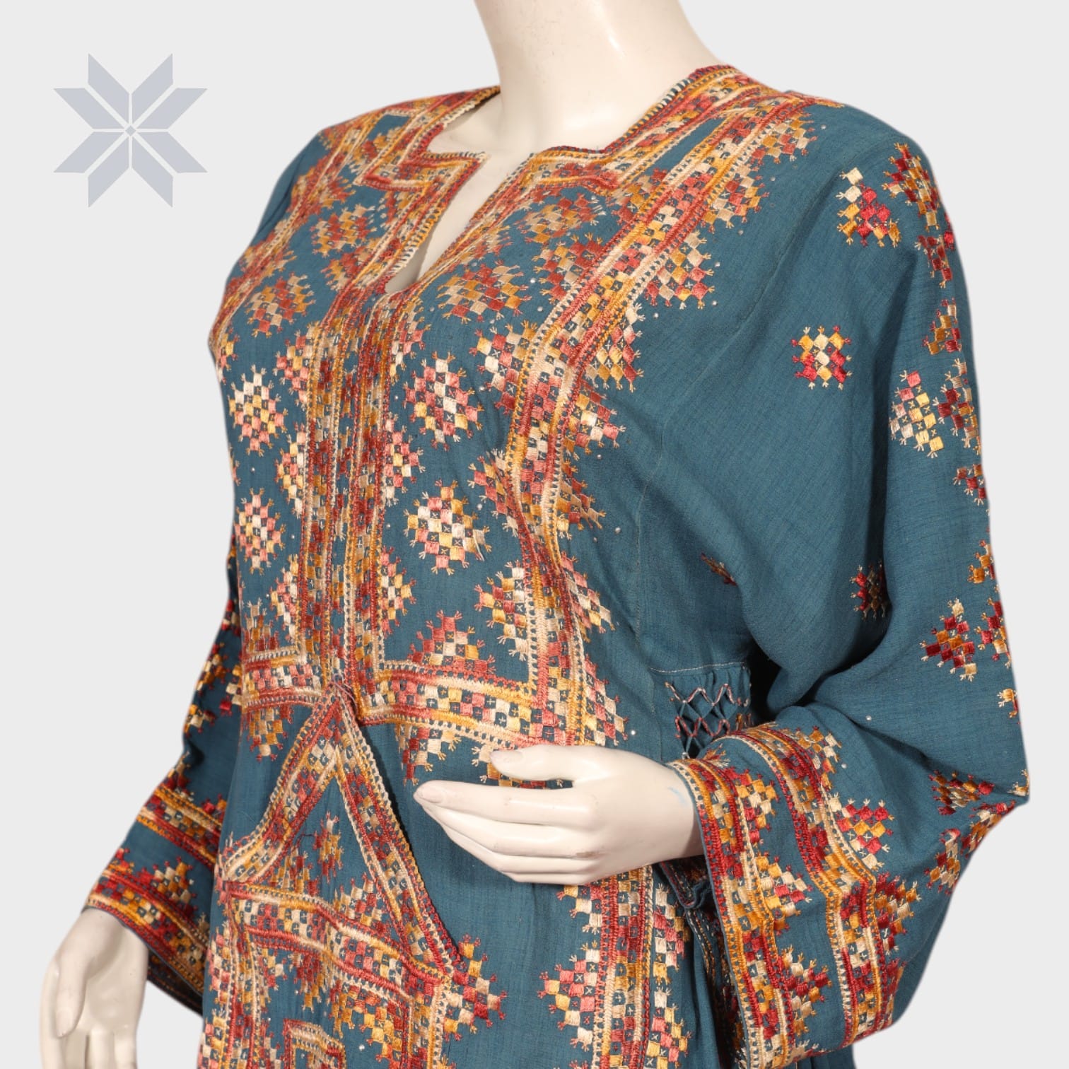 Shahmina Embroidered Kandahari Suit