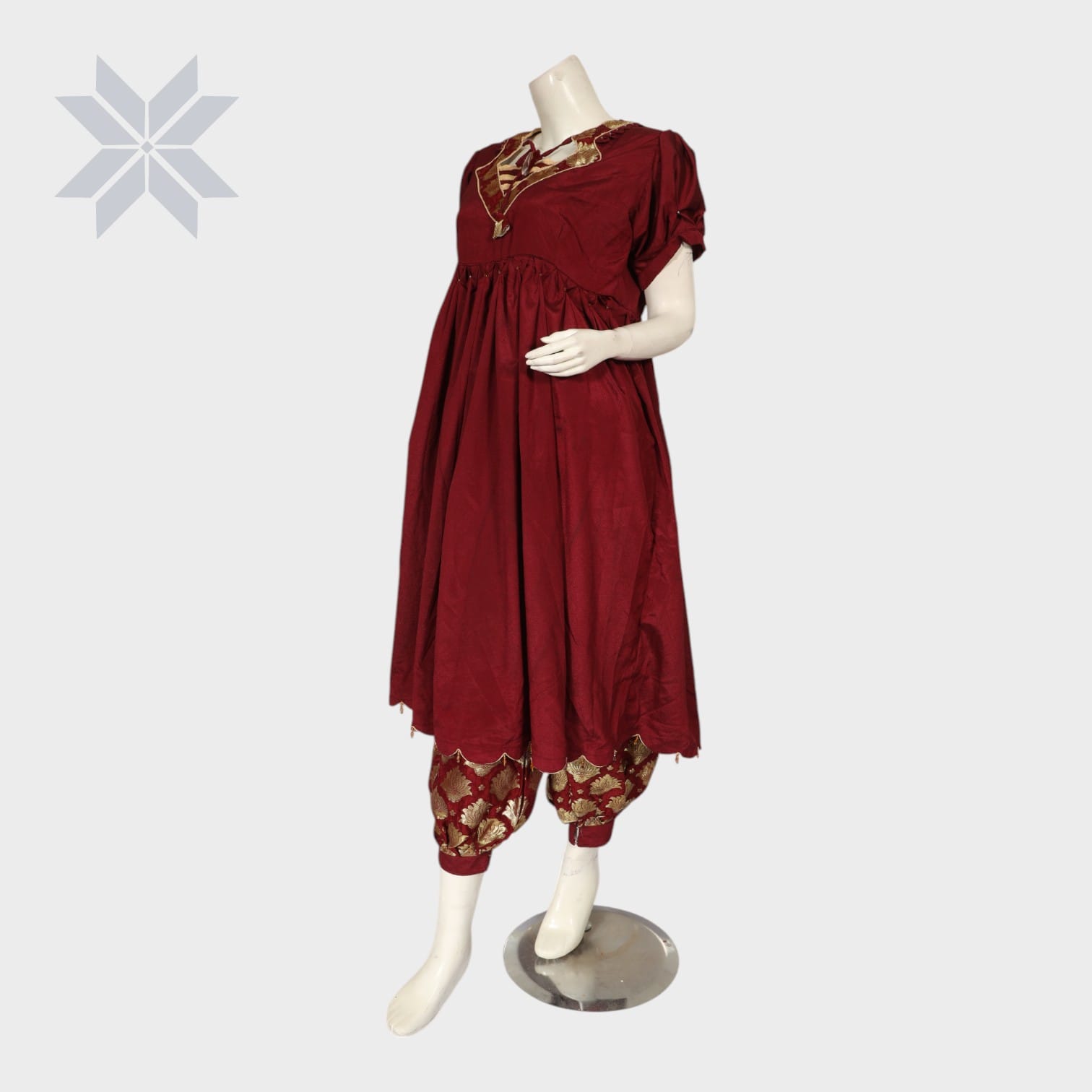Rohi Burgundy Gold-Accent Ensemble