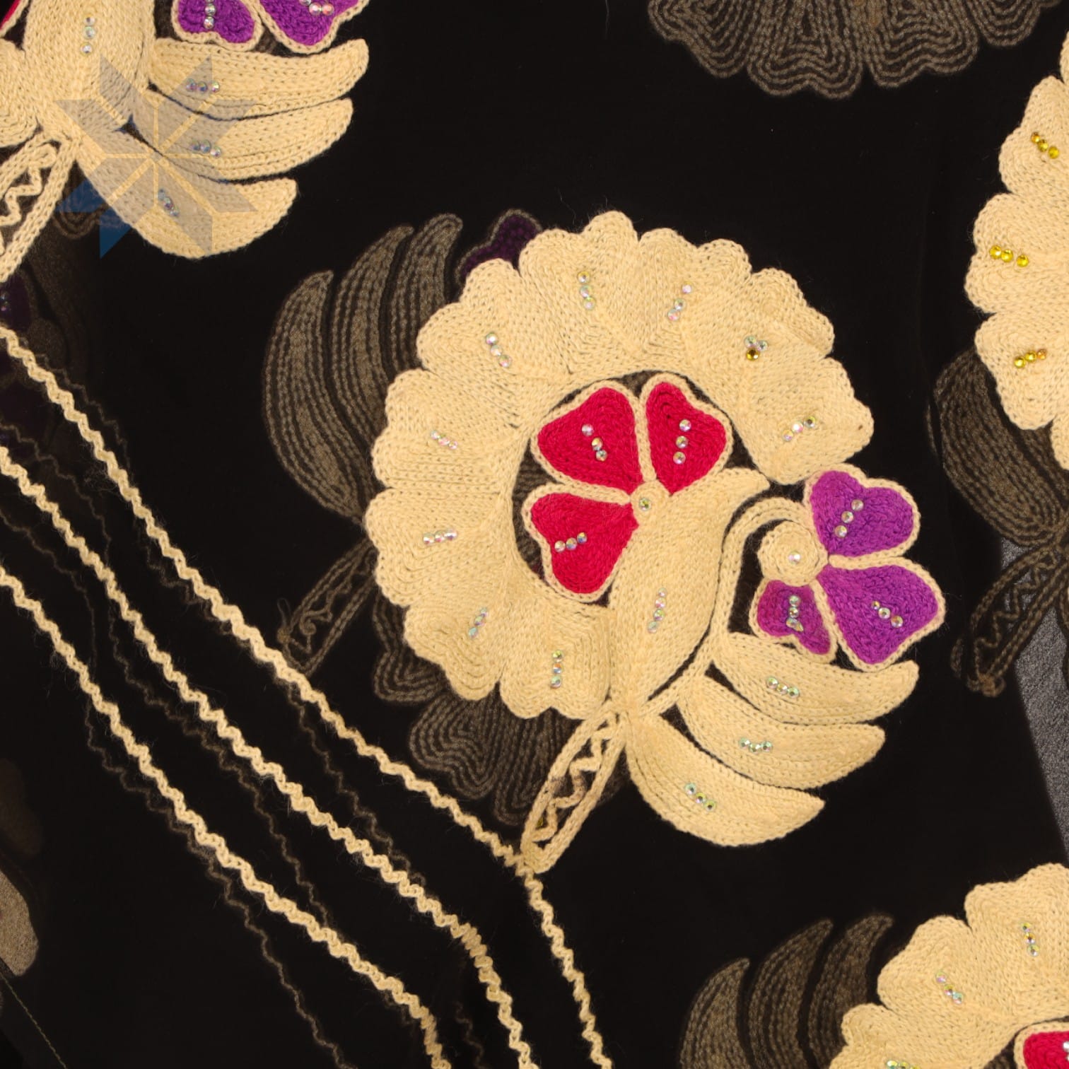 Petal Charm Embroidered Shawl