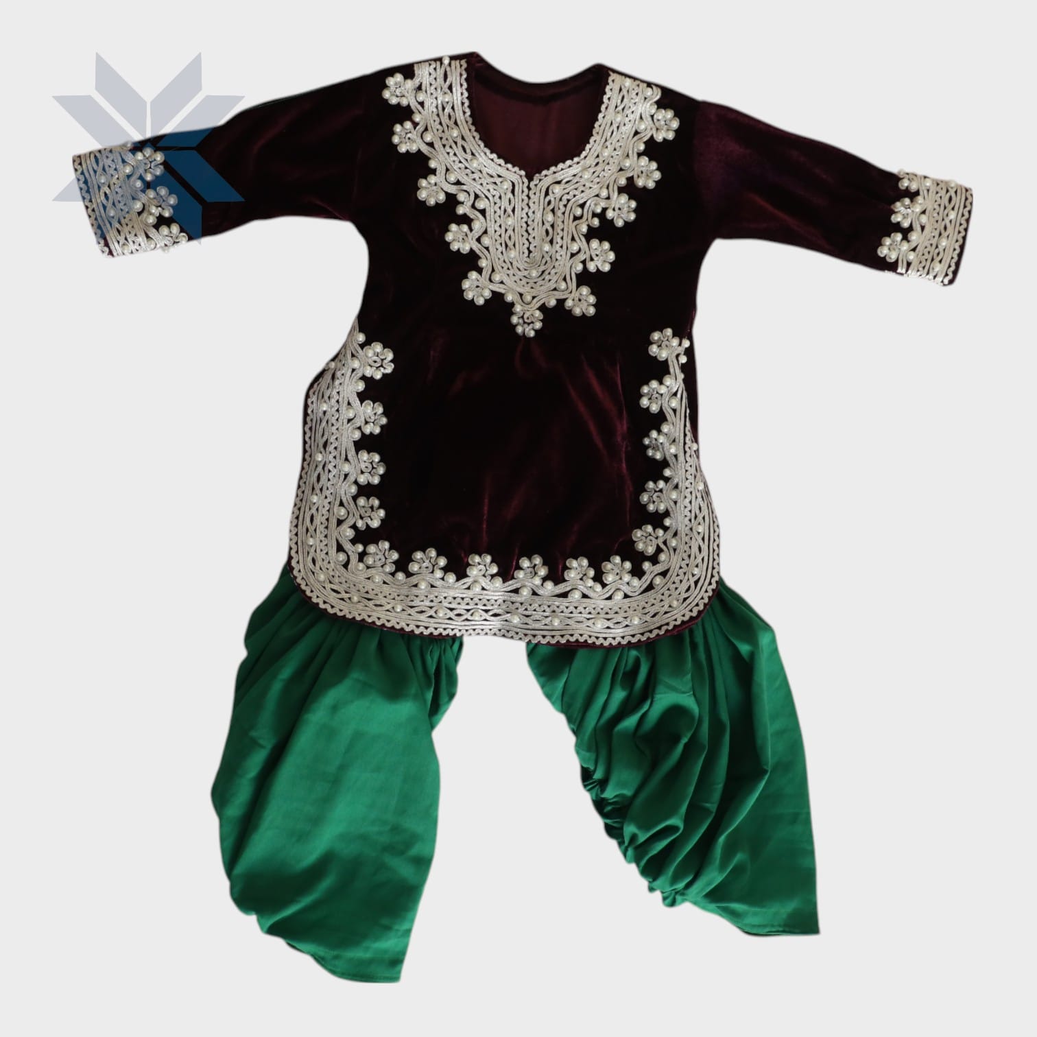 Zuleikha Velvet & Silk Traditional Set