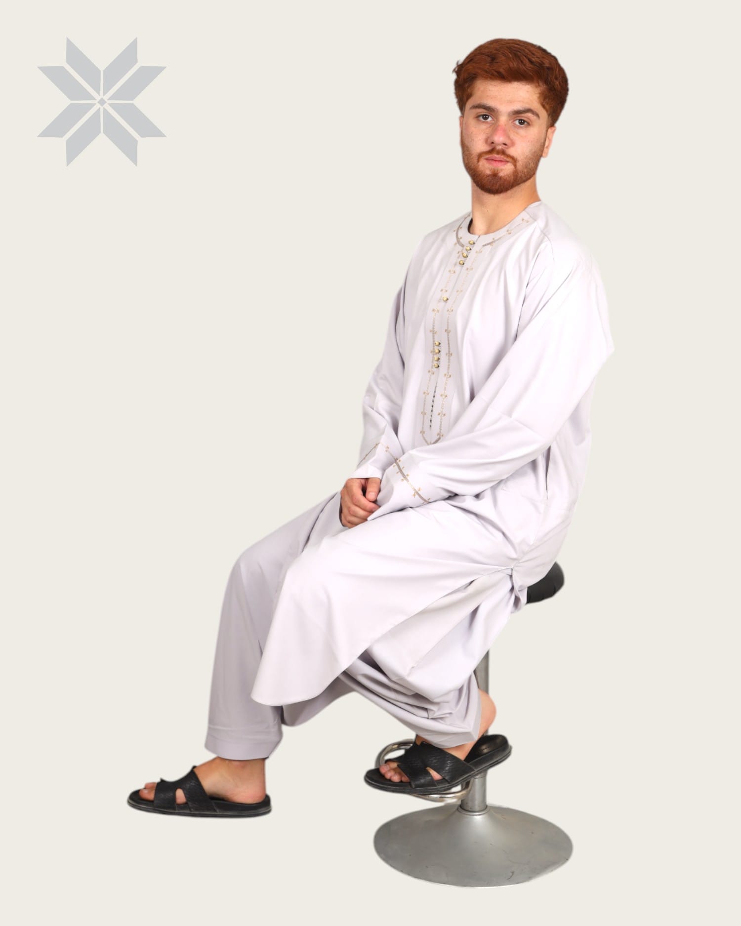 Classic White Men’s Arabic-Style Outfit with Subtle Embroidery