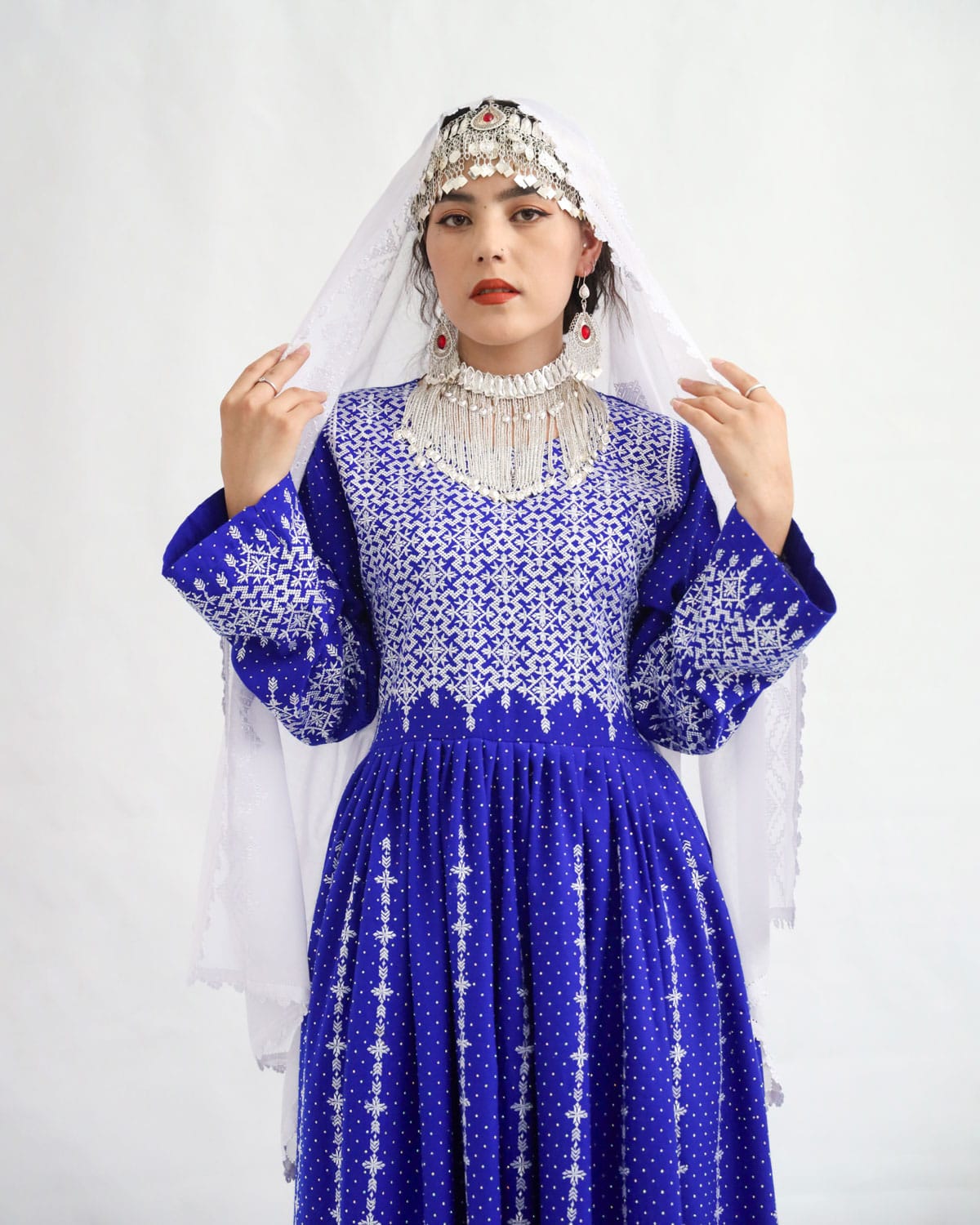 Hazaragi Long Blue Party Dress with Mirror Work & Jewelry Set – Golnegar Handicrafts