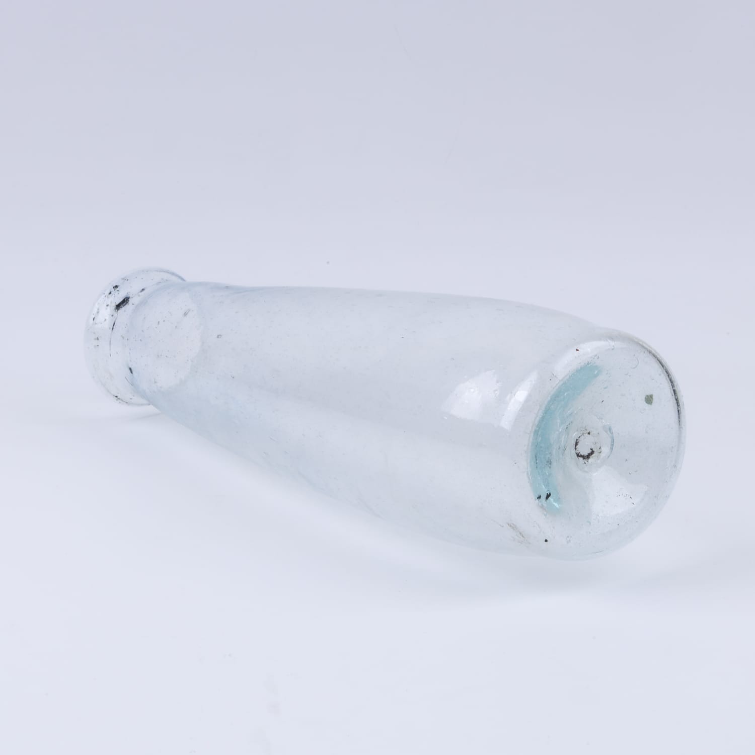 Glass Vase – Transparent Curved Design