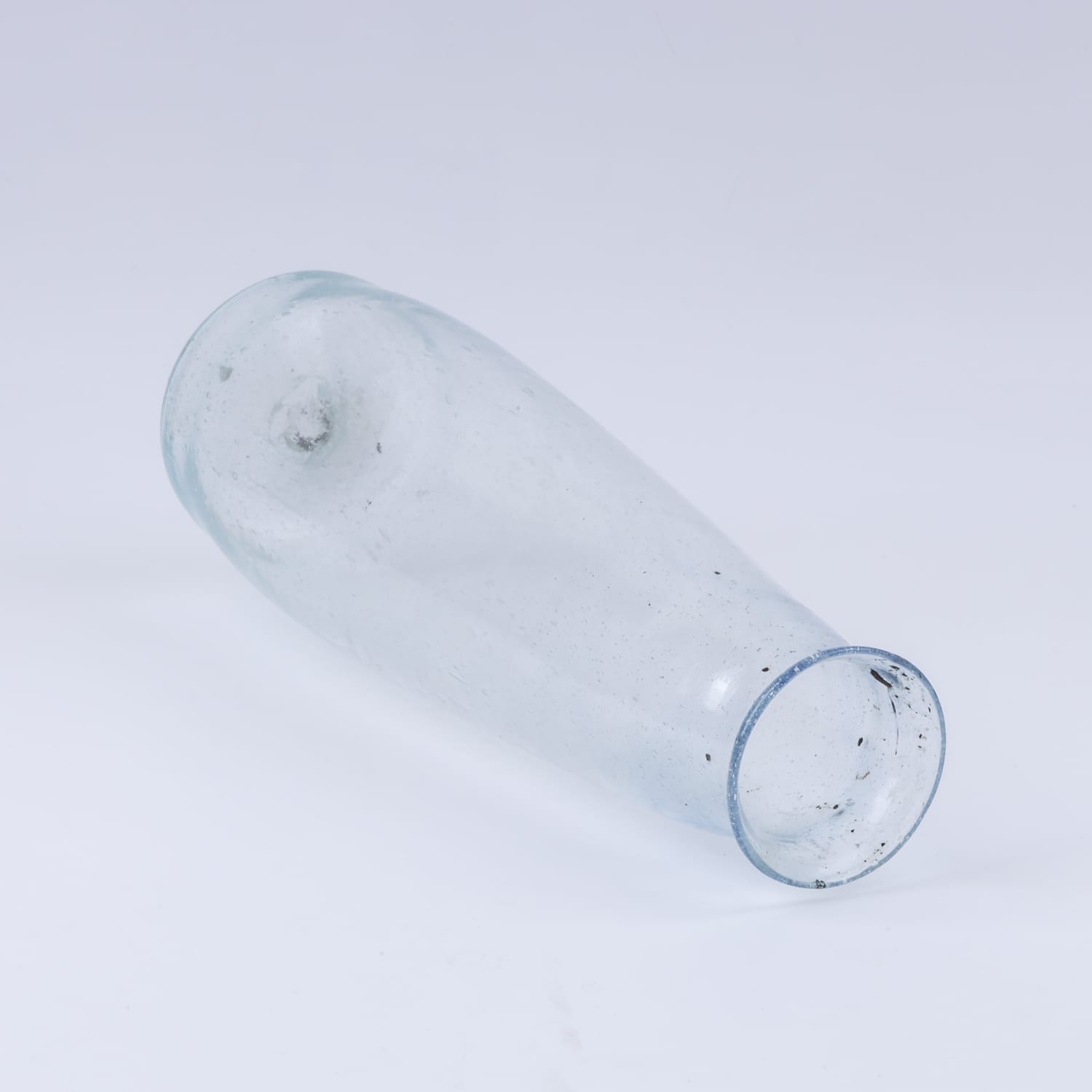 Glass Vase – Transparent Curved Design