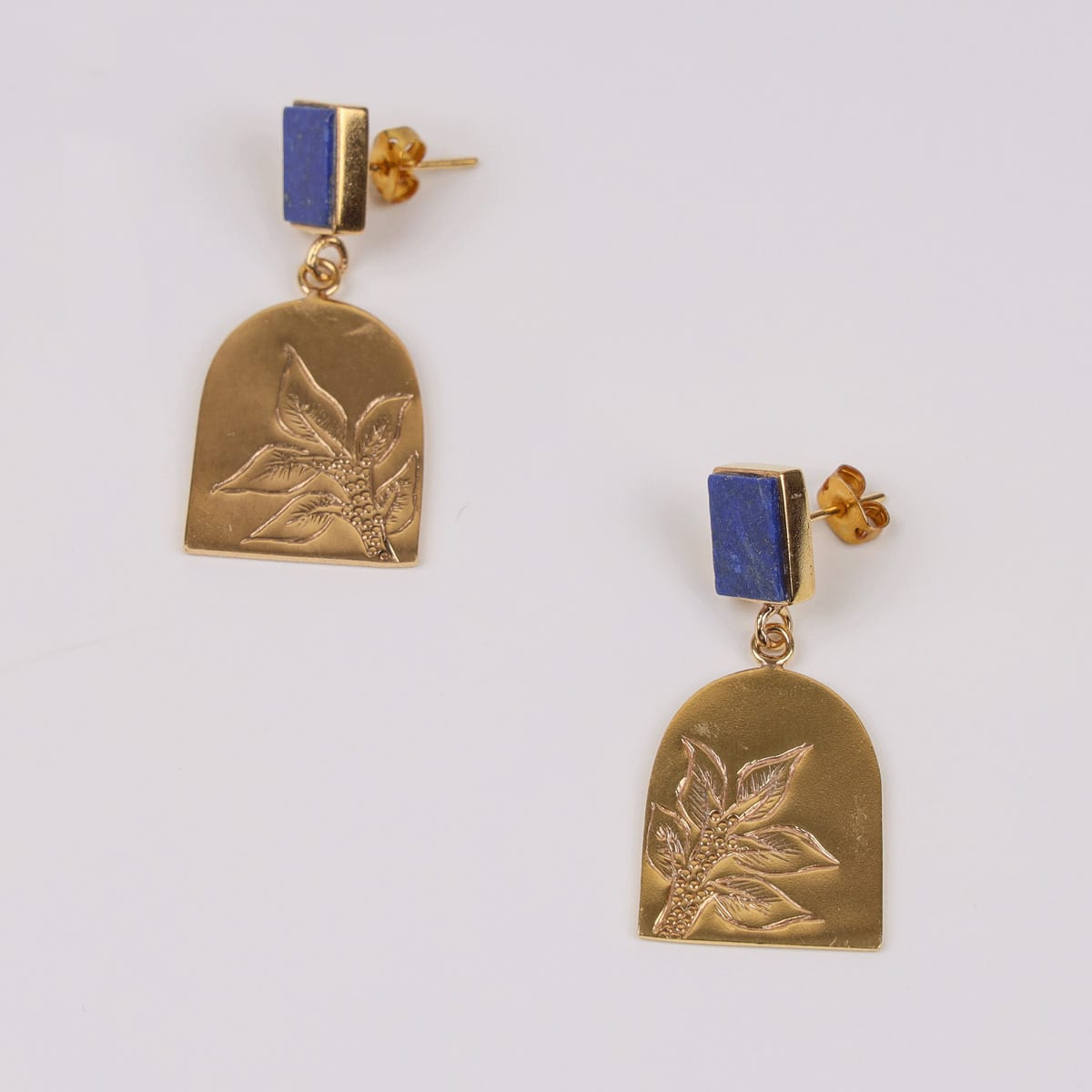 Lapirosa Women Necklace