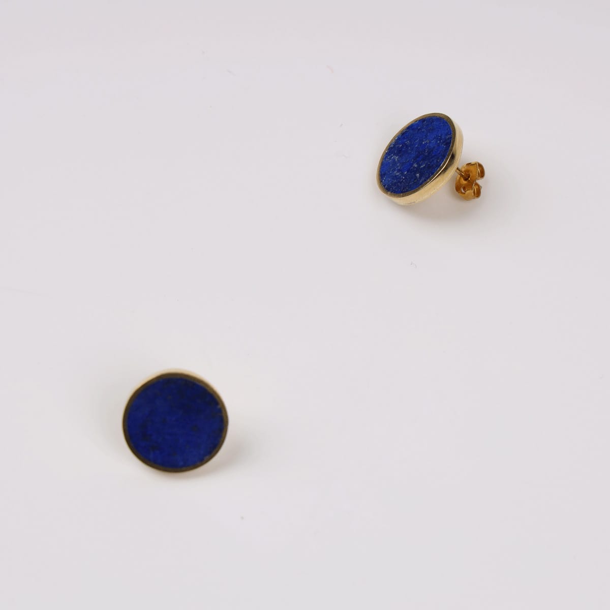 Solar Pad Lapis Lazuli Earrings Gold-Plated Brass, Stud Earrings