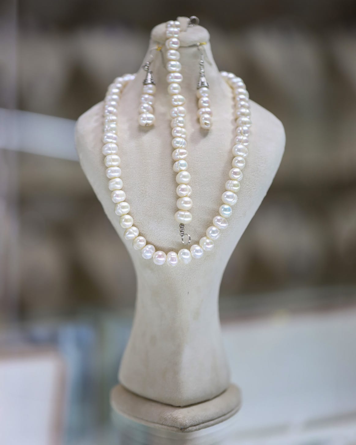 Pearl Necklace and Earrings Set