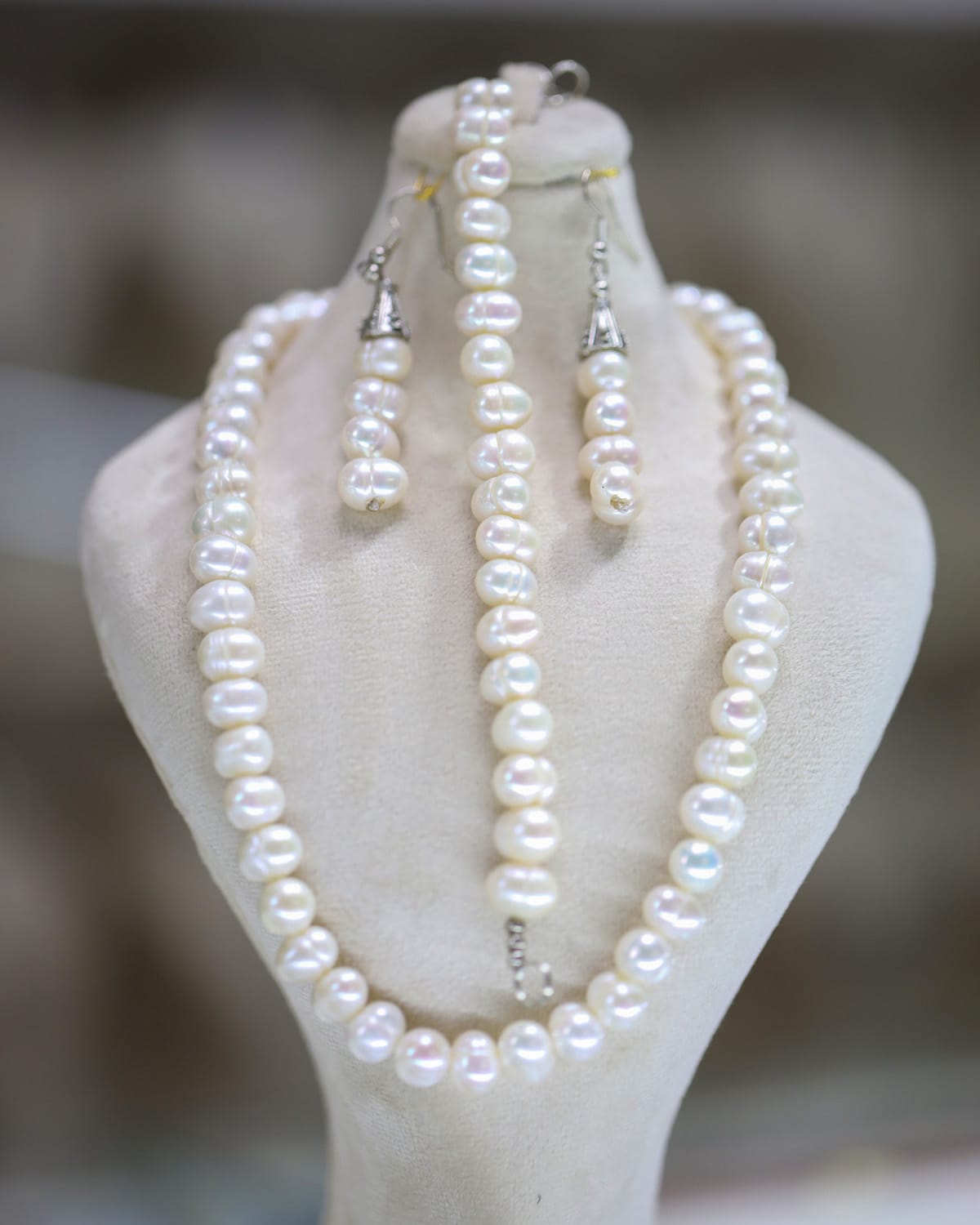 Pearl Necklace and Earrings Set