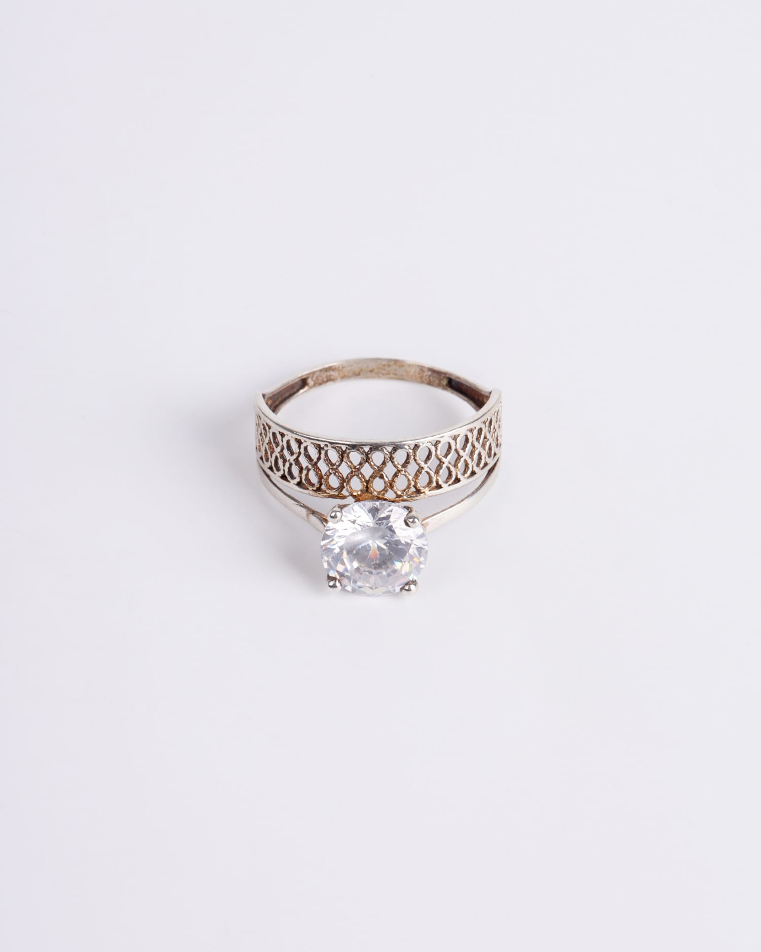 Elegant Peridot Engagment Ring