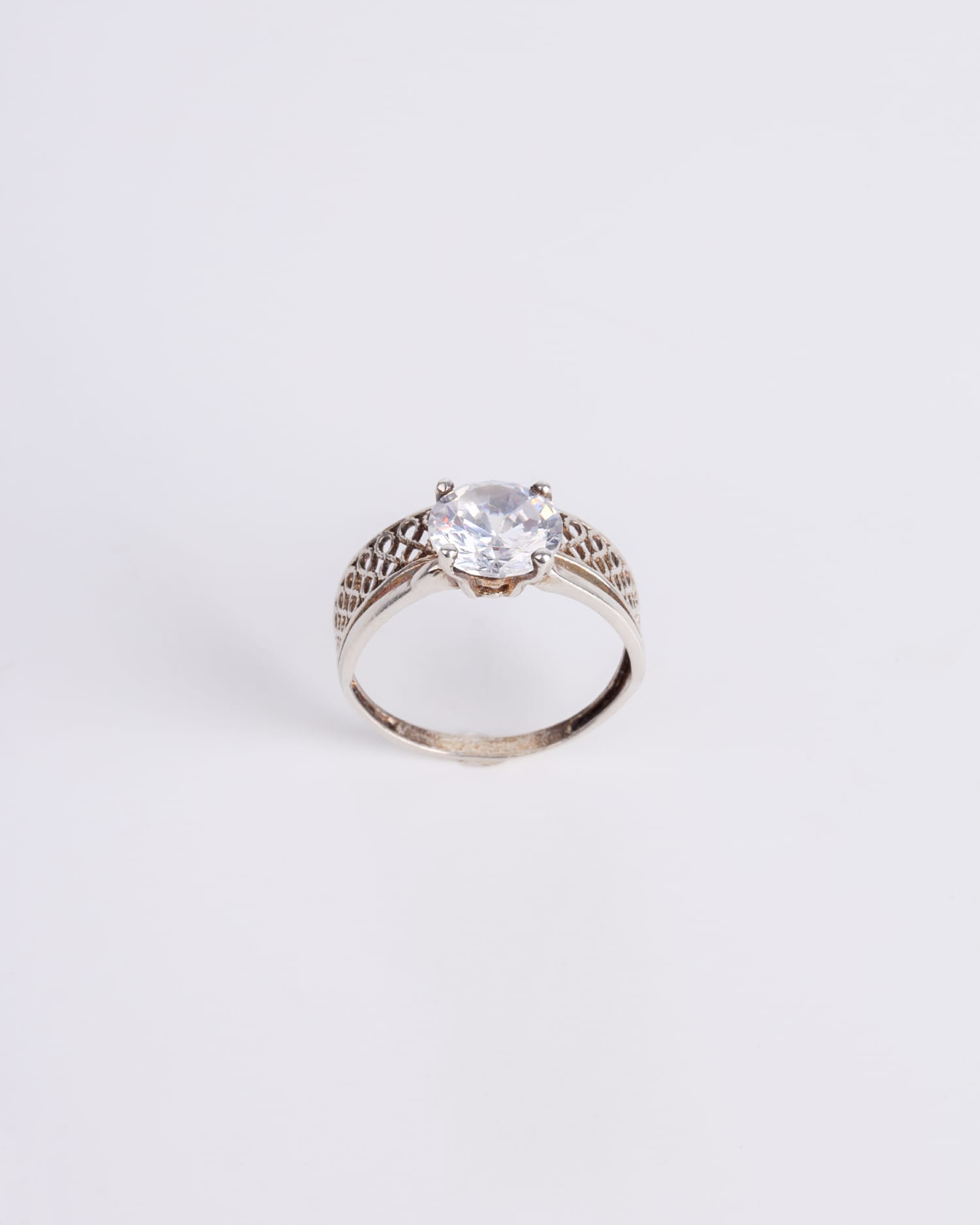 Elegant Peridot Engagment Ring