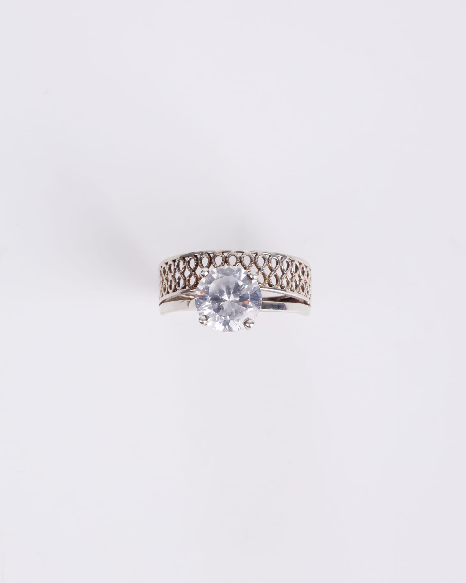 Elegant Peridot Engagment Ring