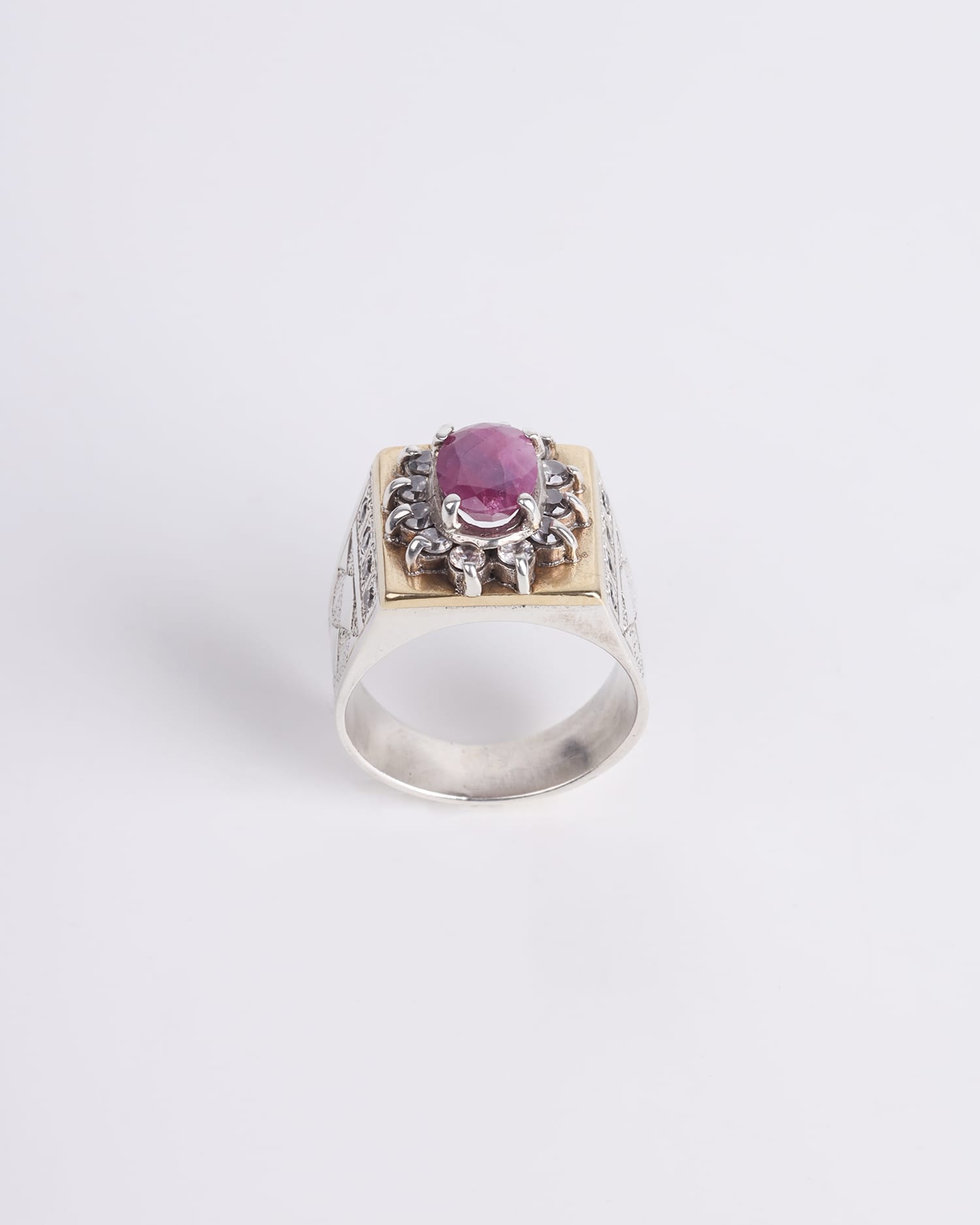 Men’s Ring with Yakut Jagdalk Ruby