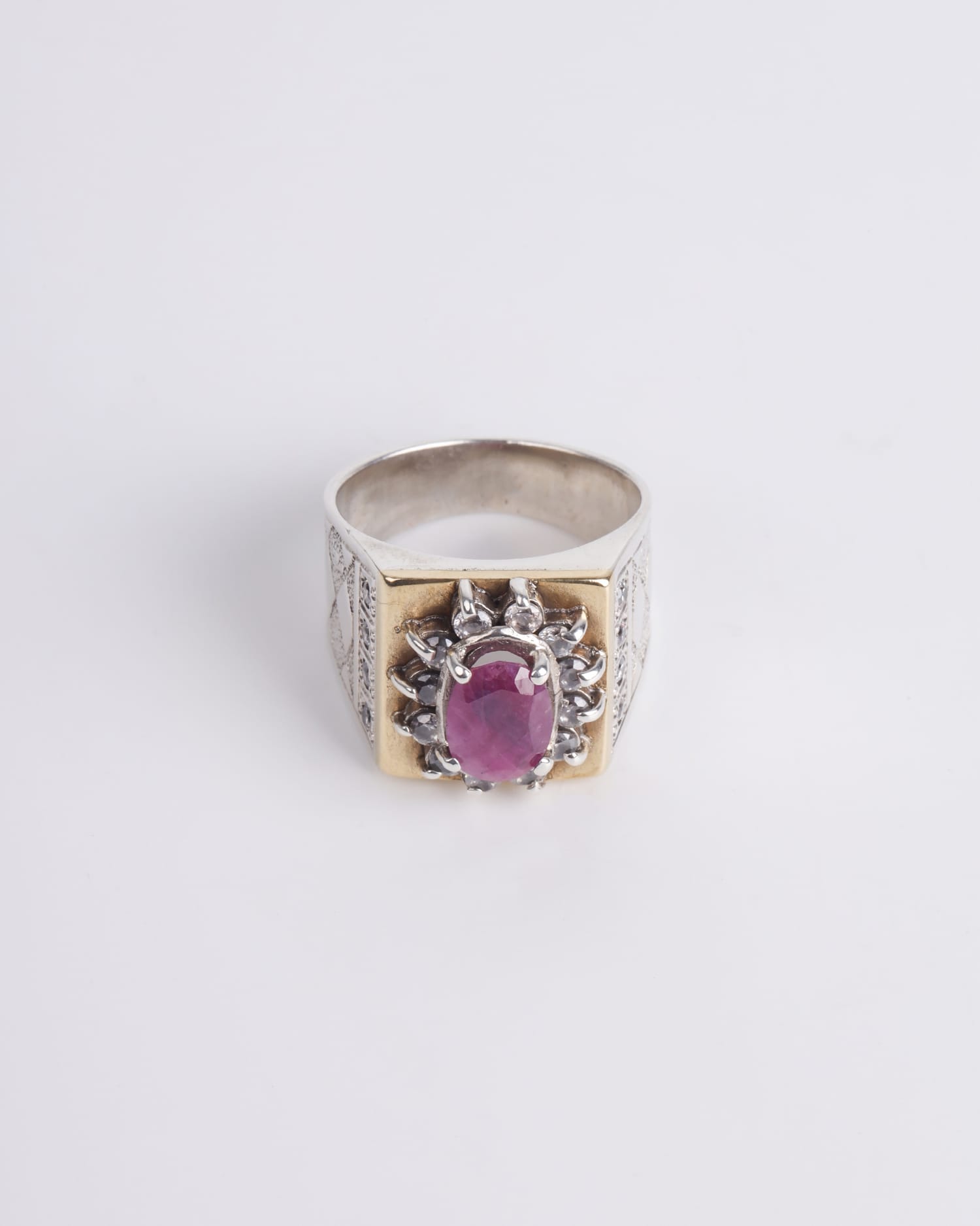 Men’s Ring with Yakut Jagdalk Ruby