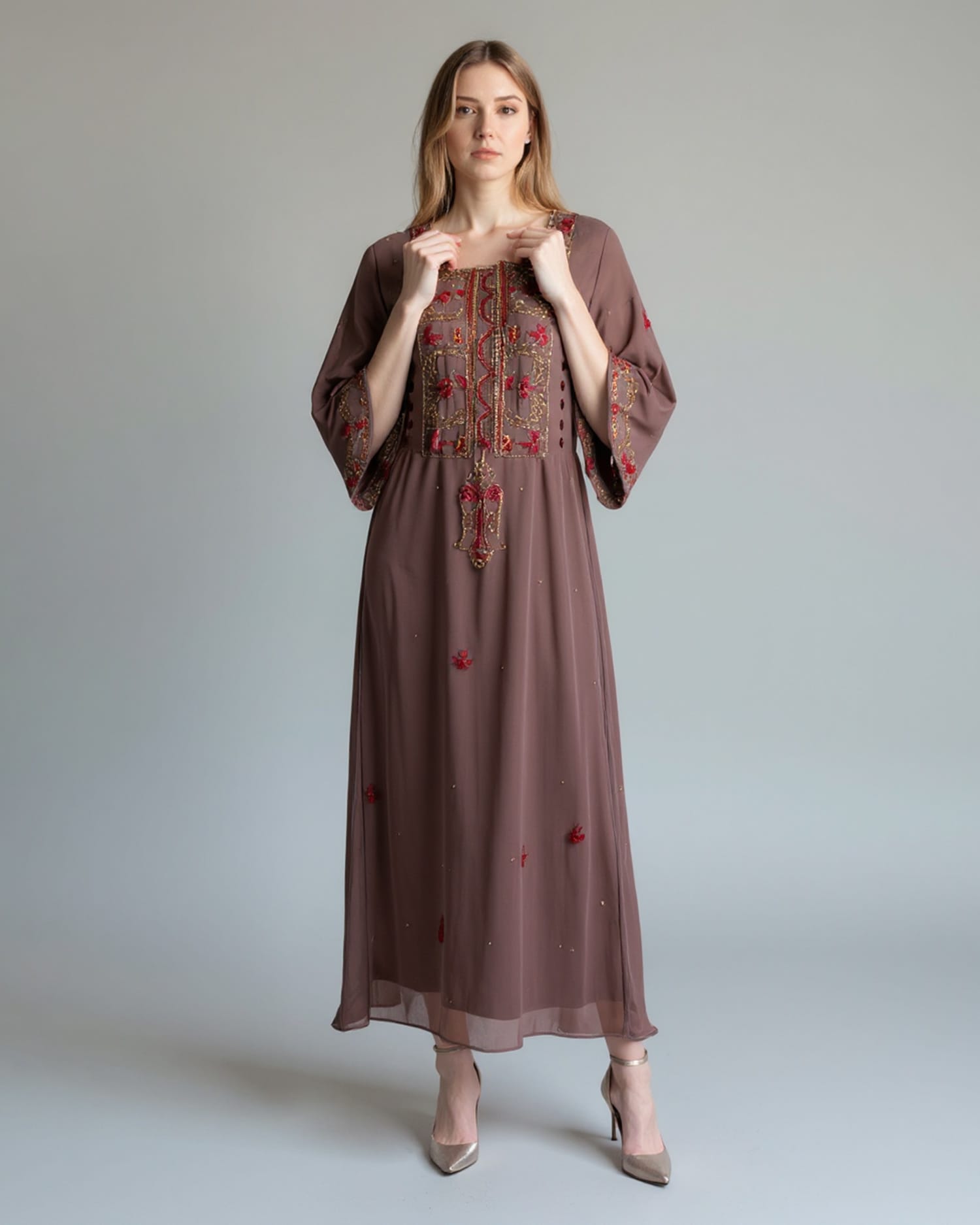Traditional Arabic Dress for Women with Shawl