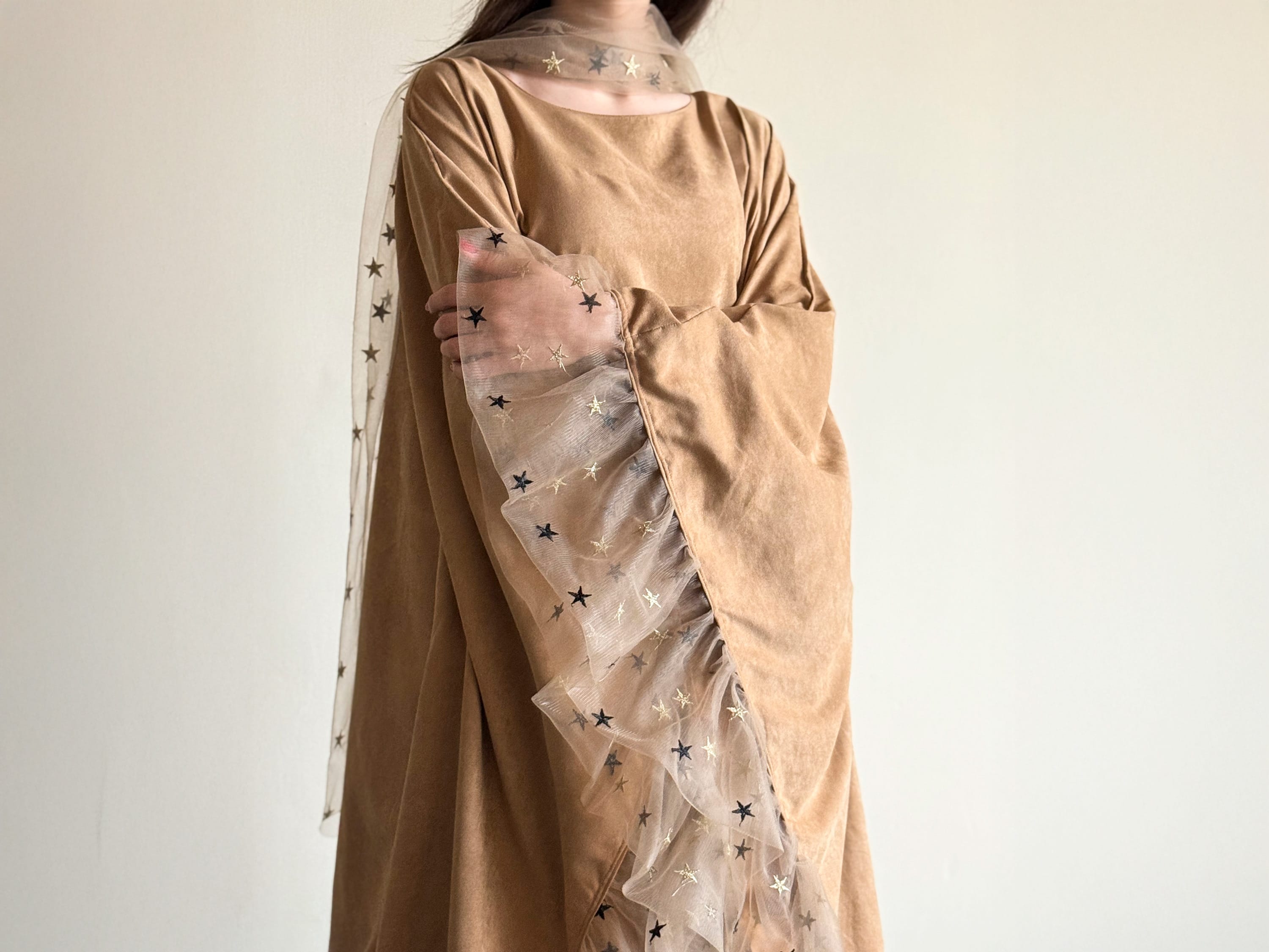The Celestial Cuffs Abaya Set (Dark Beige)