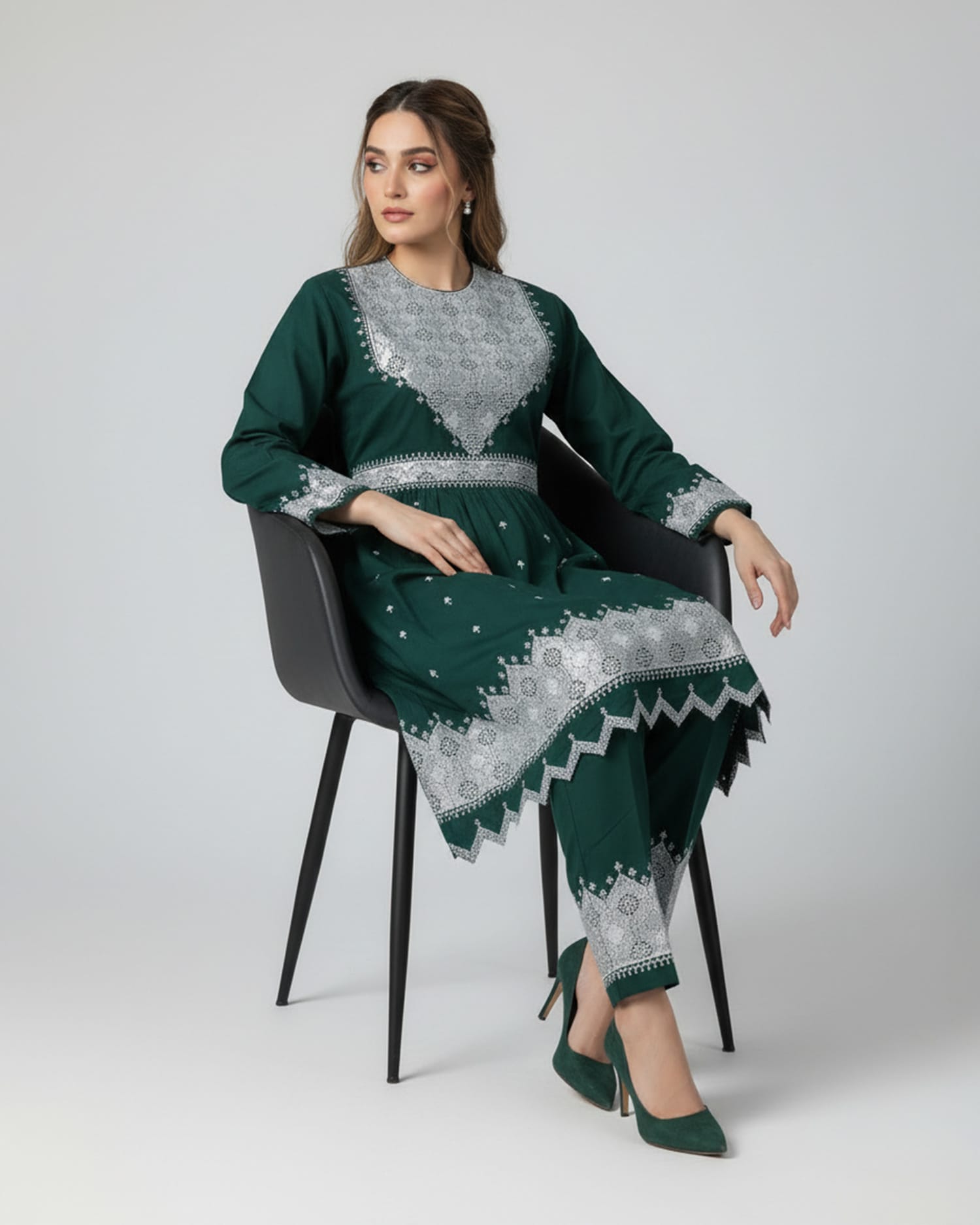 Hazargi Traditional Outfit – Deep Green Embroidered Dress with Shawl
