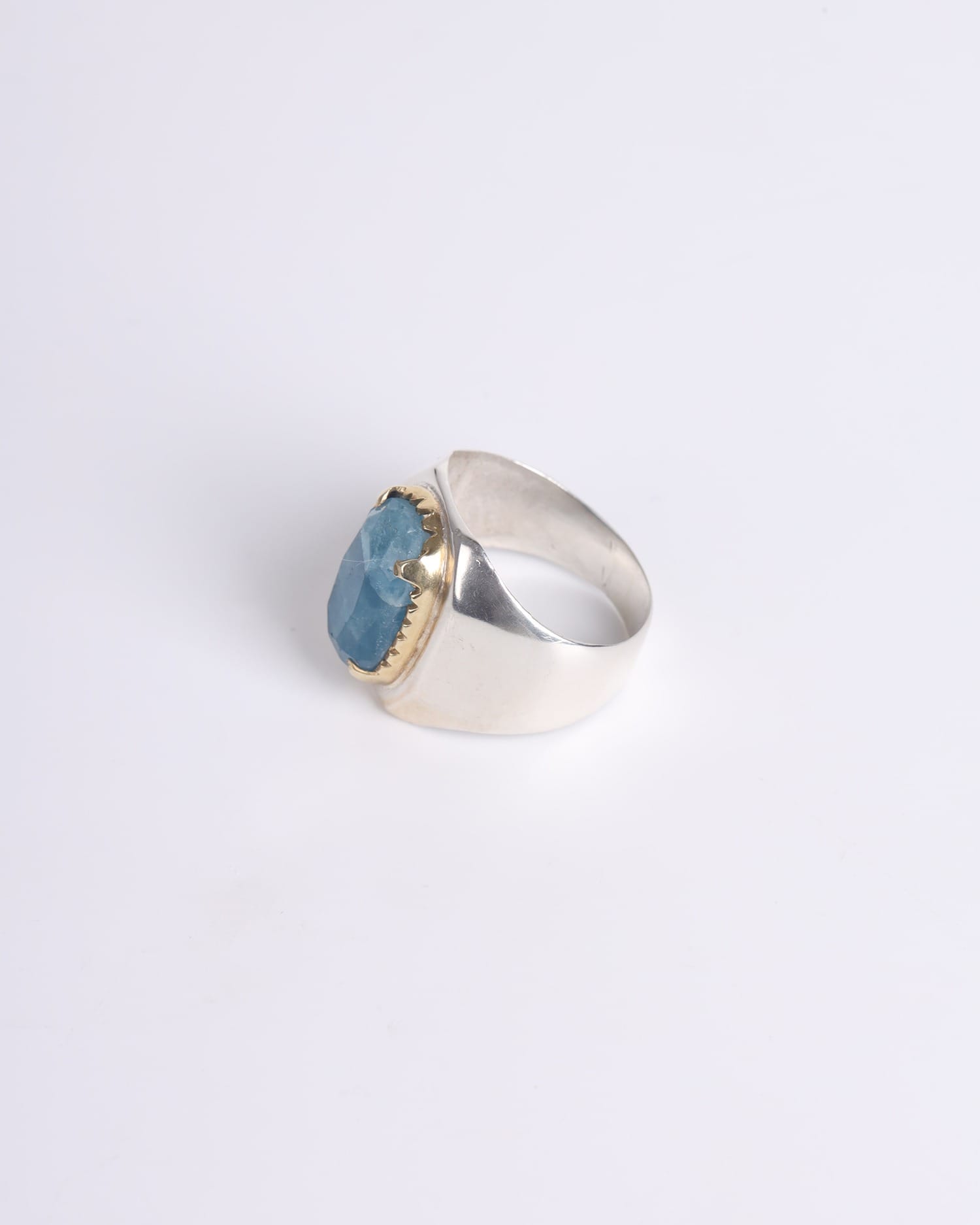 Silver Ring with 9.75ct Aquamarine Gemstone