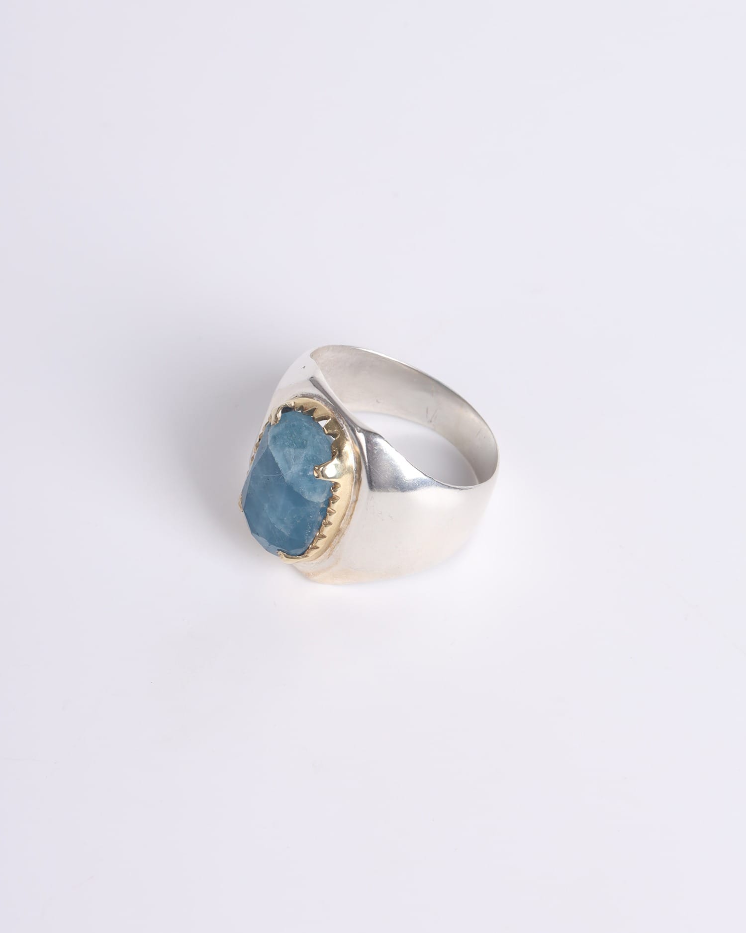 Silver Ring with 9.75ct Aquamarine Gemstone