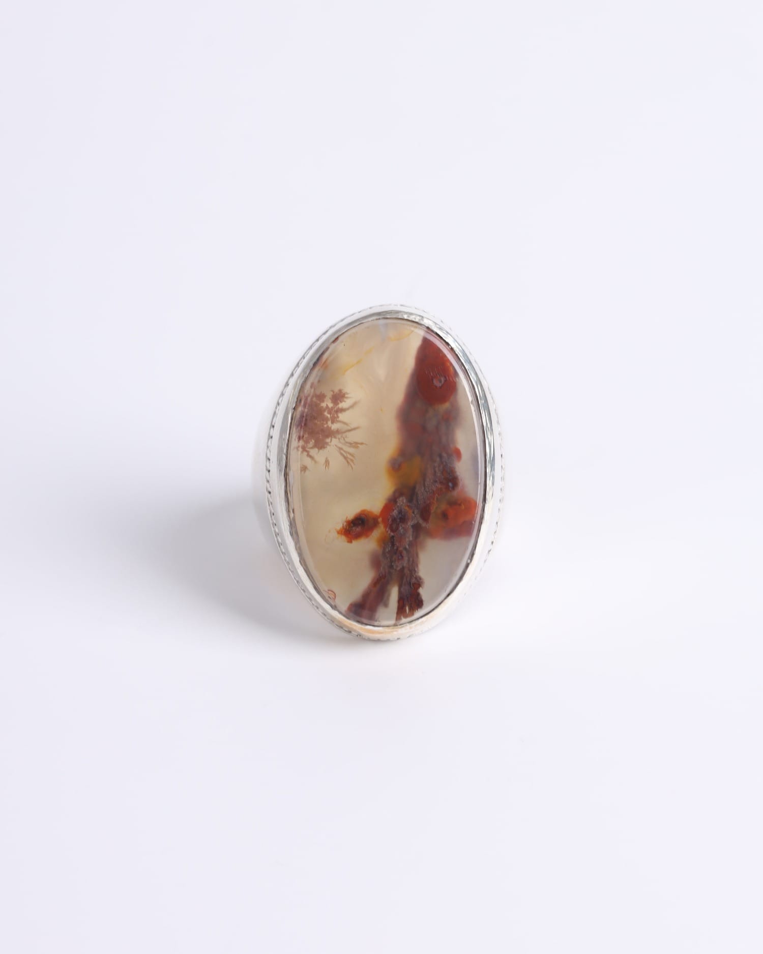 Ring with Agate Flower-Pattern Gemstone