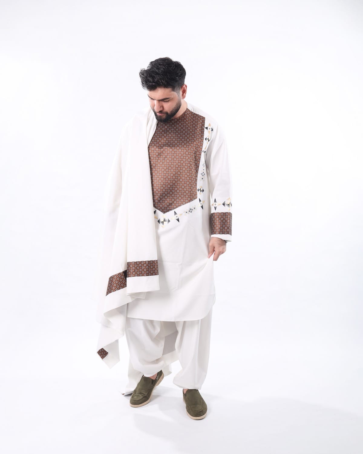 White Afghani Men Clothing with Shawl – Elegant Traditional Wear for Men