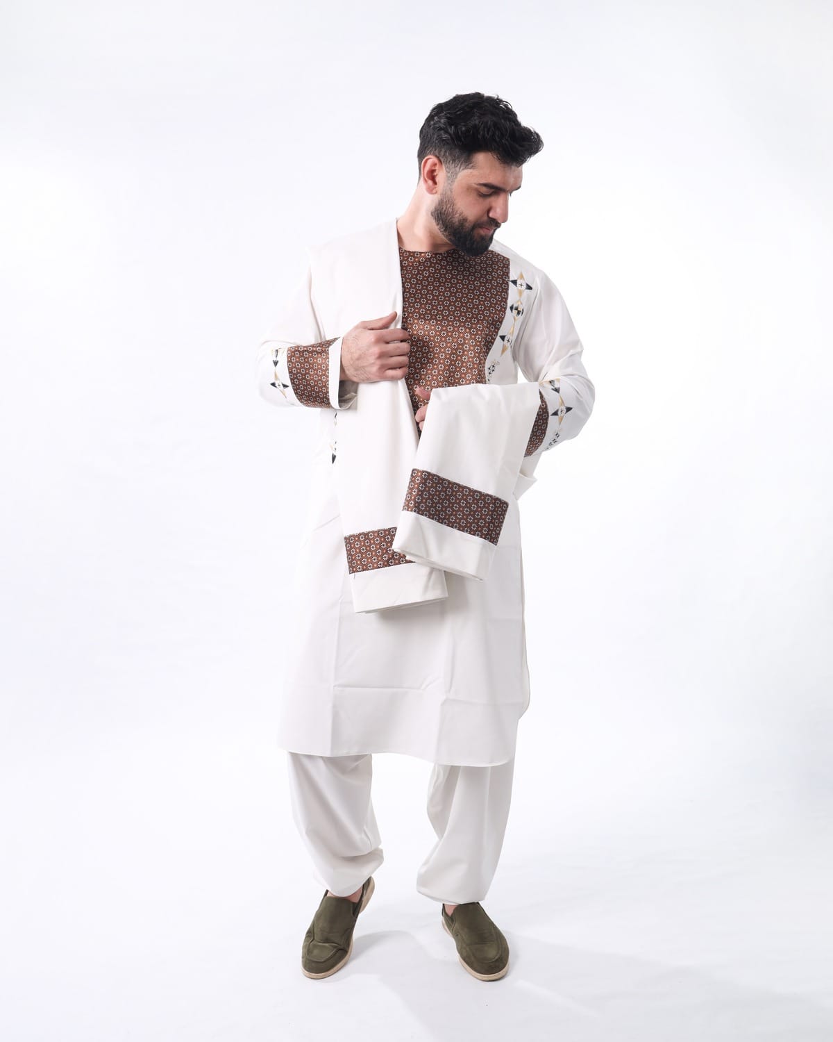 White Afghani Men Clothing with Shawl – Elegant Traditional Wear for Men