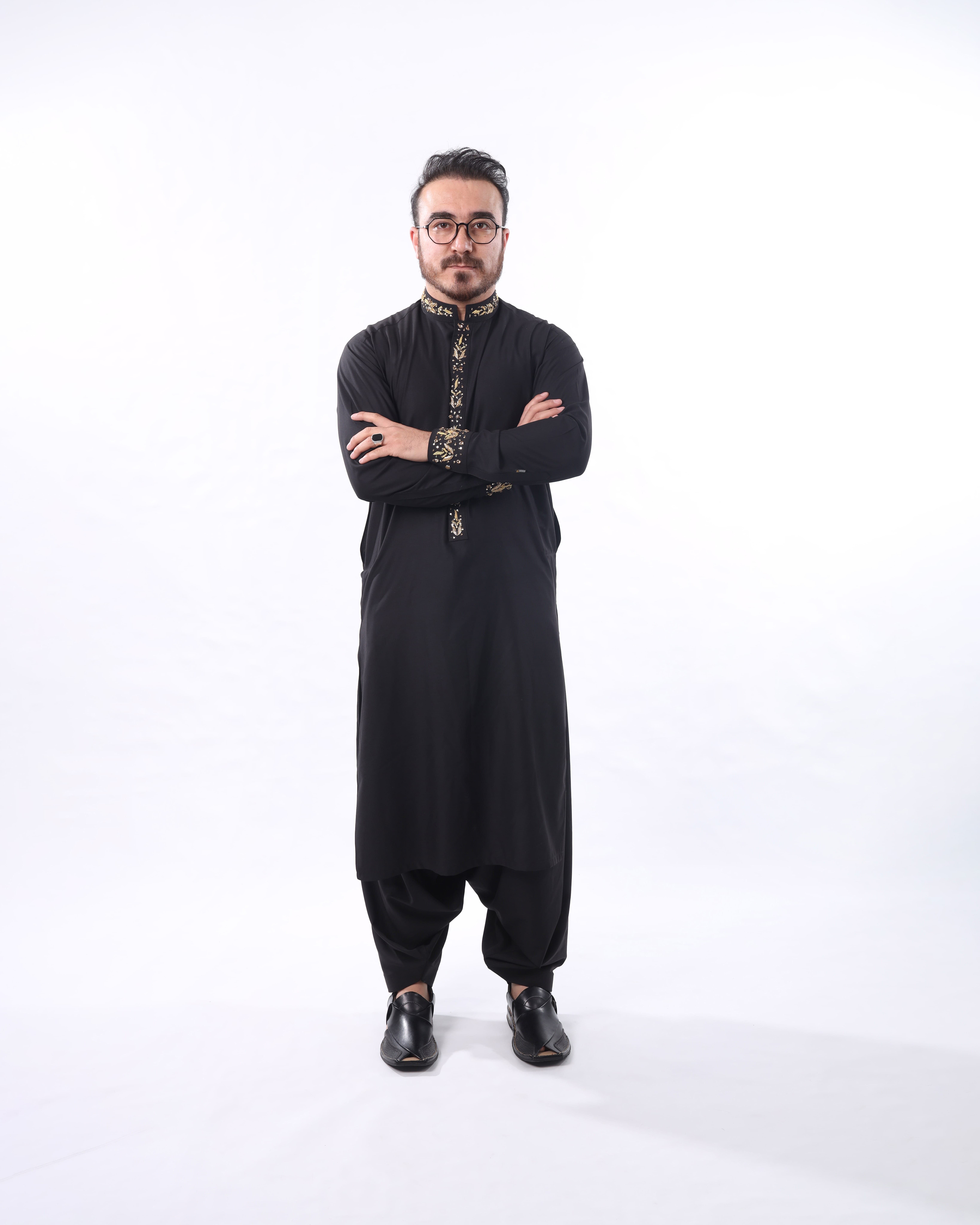 Men Black Perahan Tunban with Gold Embroidery