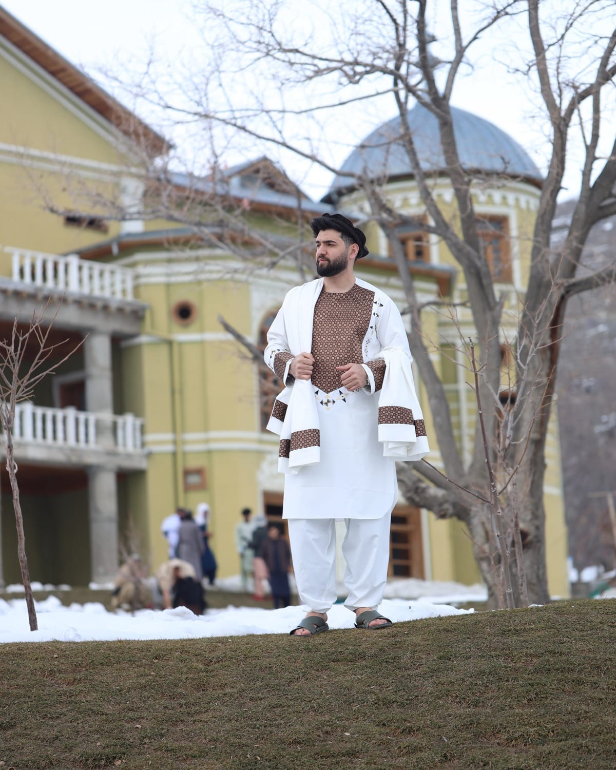 Afghan Clothes Men – Handcrafted Gold Embroidered Traditional Attire