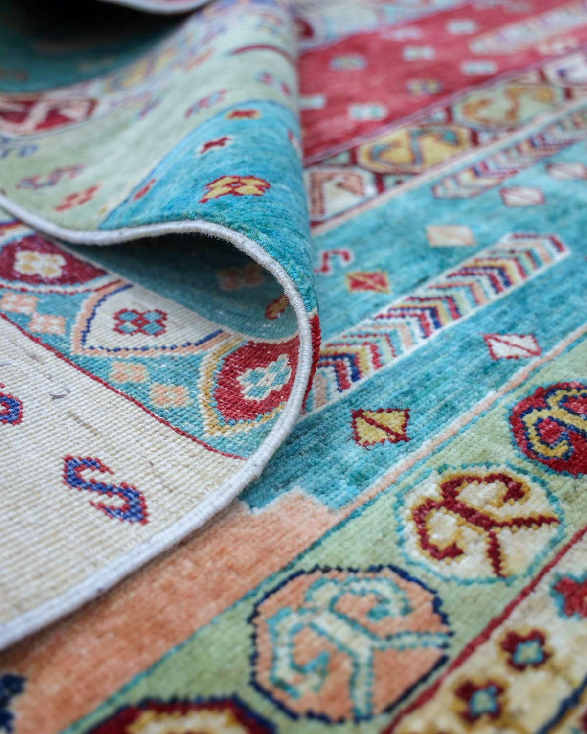 Wool Carpet – Handmade Multi Color Design 7.84x5.74 ft
