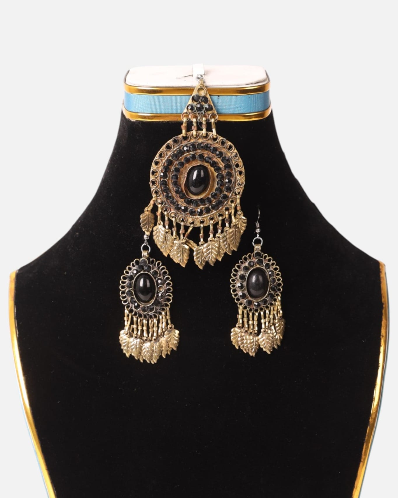 Kuchi Black Gemstone Jewelry Set