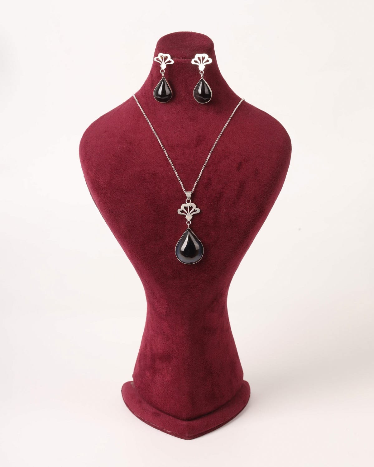 Black Agate Teardrop Set – 925 Silver Necklace & Earrings