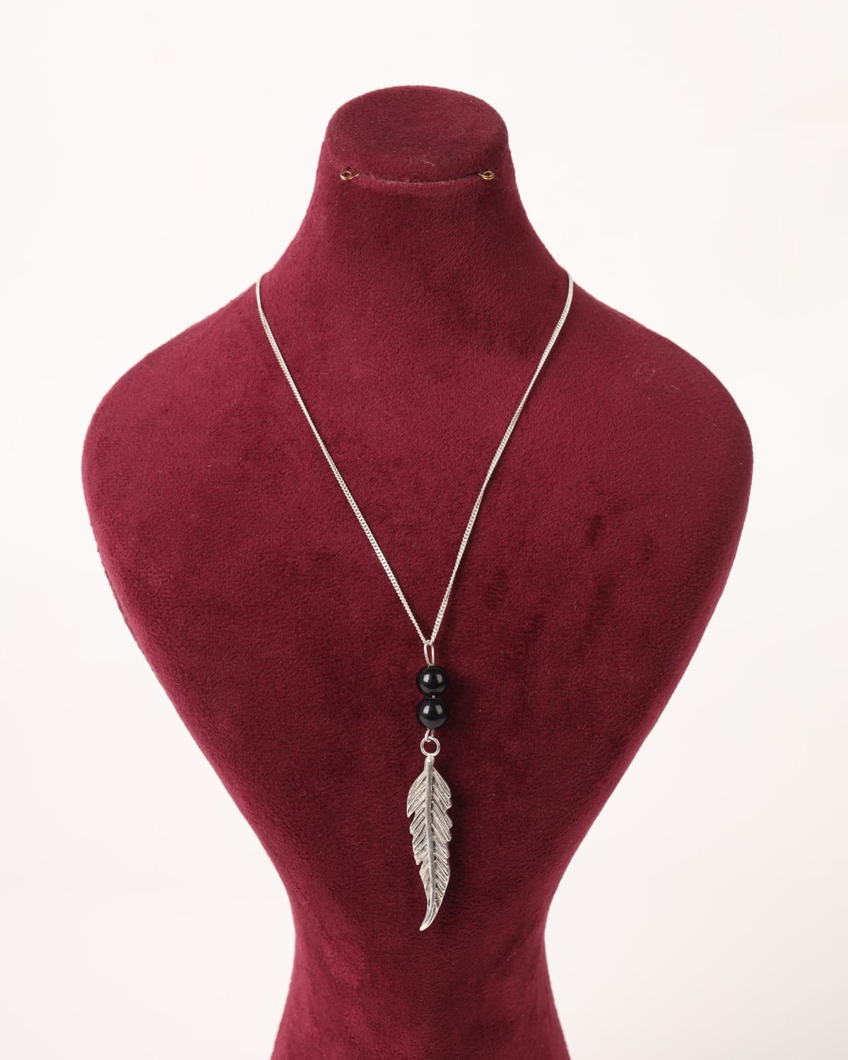 Black Agate Feather Necklace – 925 Silver Pendant