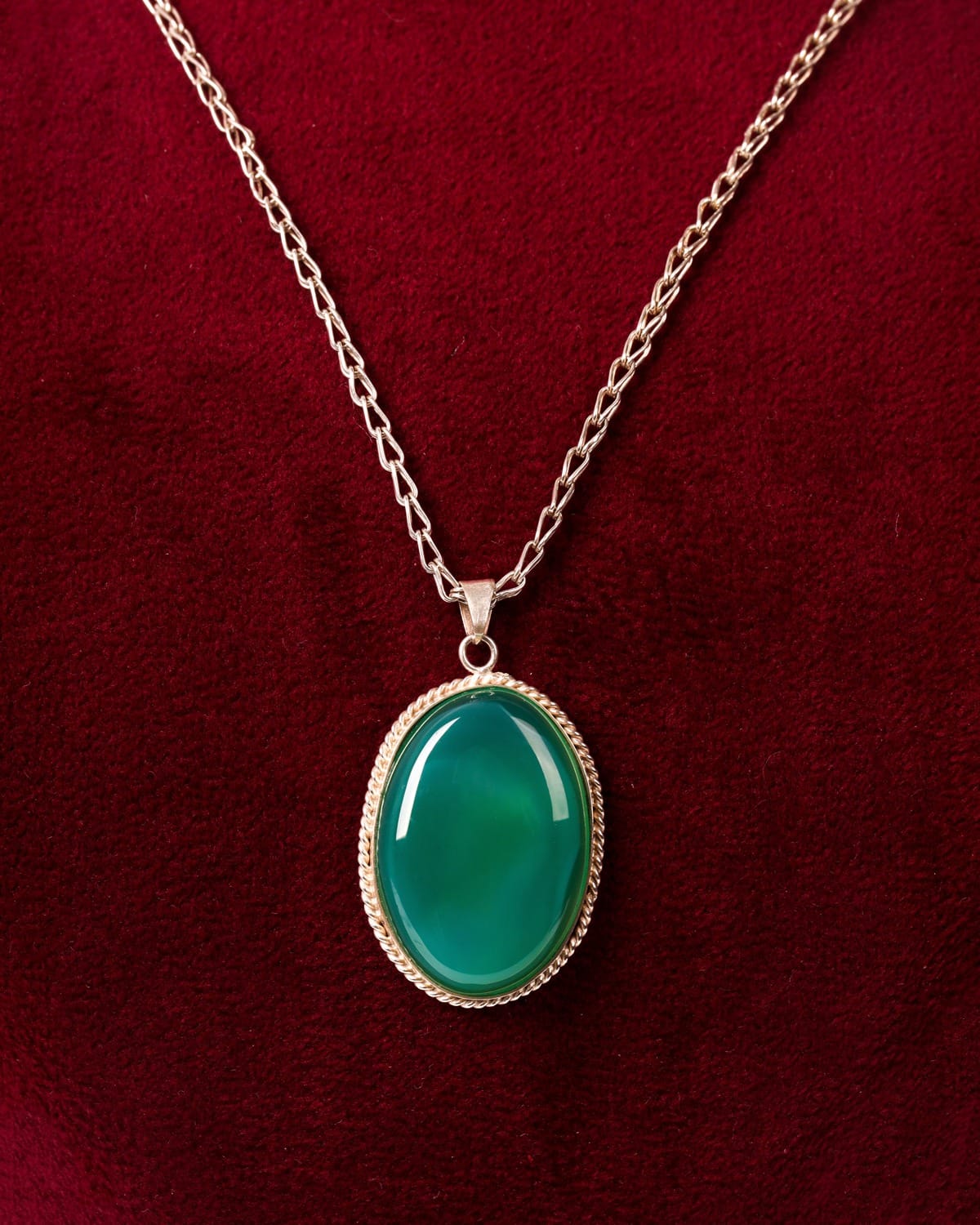 Green Agate Pendant Necklace – 925 Silver Minimalist Design