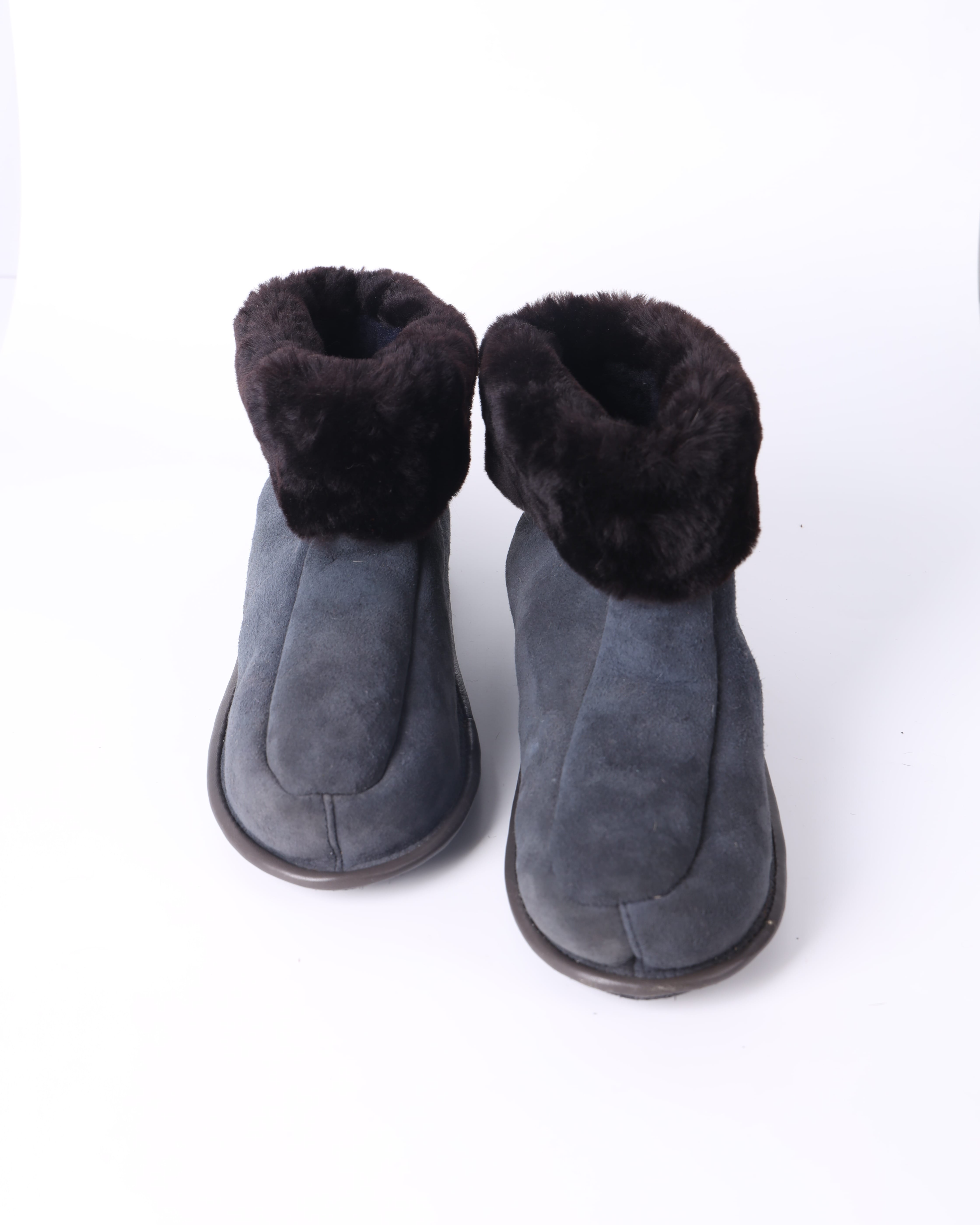 Sheepskin Slippers – Soft, Warm, and Comfortable