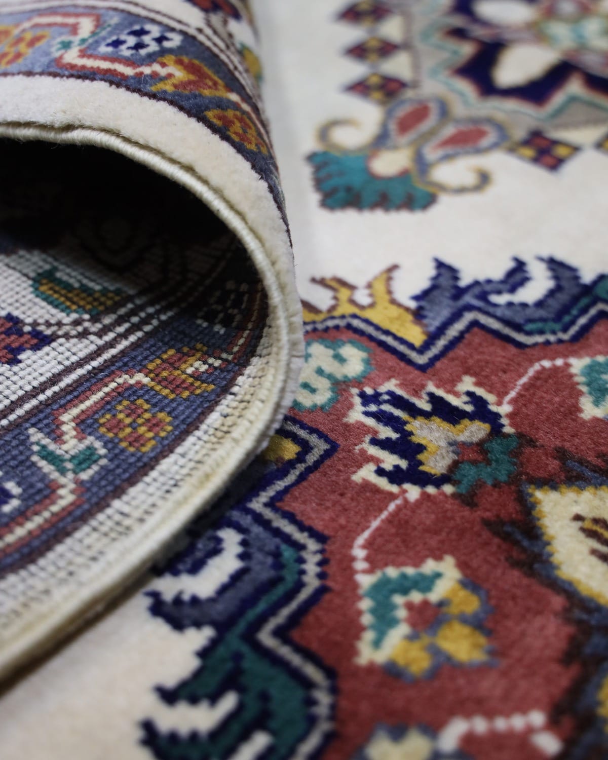 Handmade New Design Carpet For Bed Room