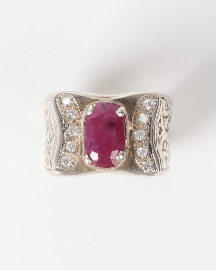 Nareen Men’s Ruby Silver Ring