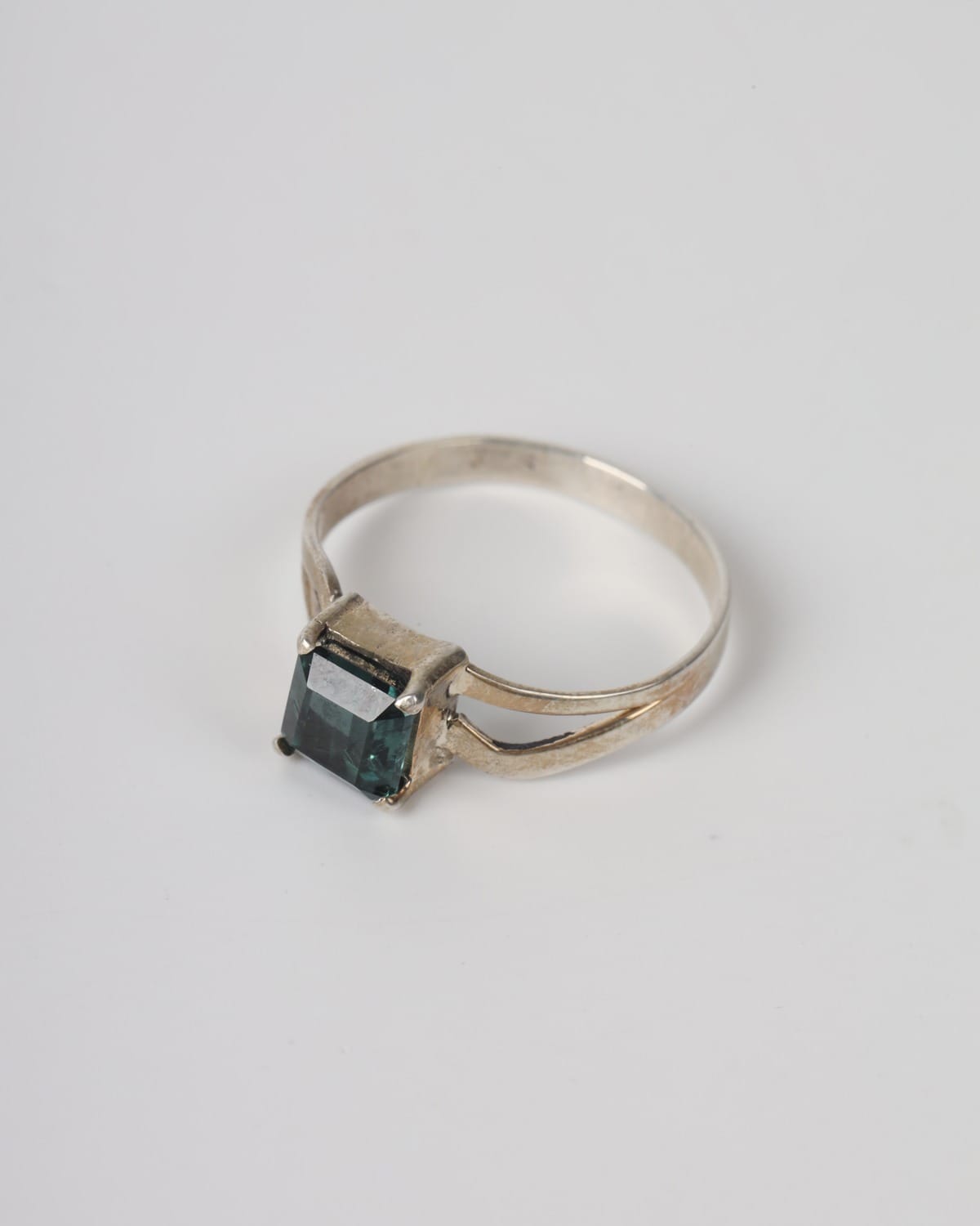 Ocean Blue Tourmaline Wave Ring – 925 Sterling Silver Gemstone Ring